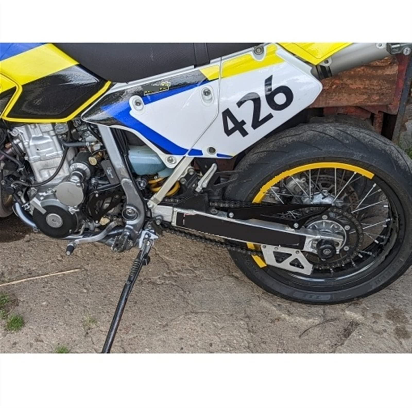 Protège-talon / Cache Chaîne Pour Suzuki DRZ 400 SM (2005-2020) – Aluminium Noir, Neuf, Fabrication Chinoise
