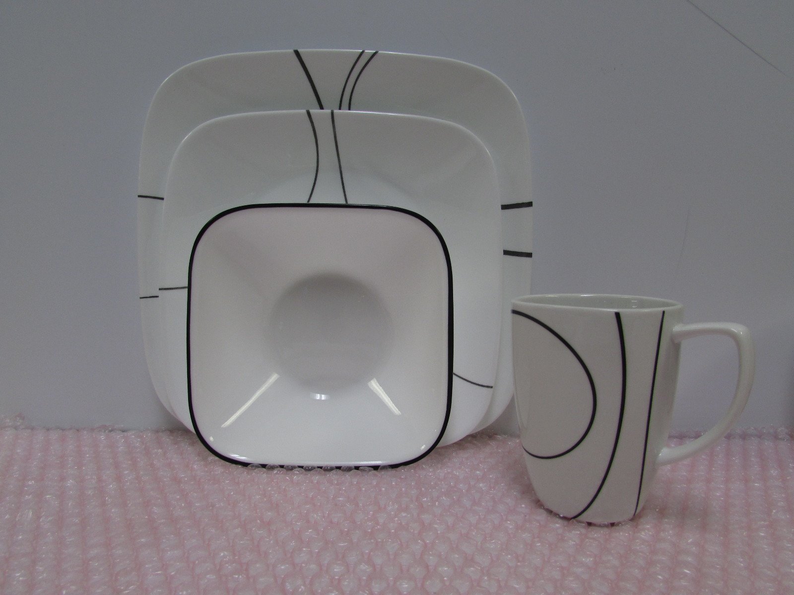CorelleSimple Lines Square 16pc Dinner Set