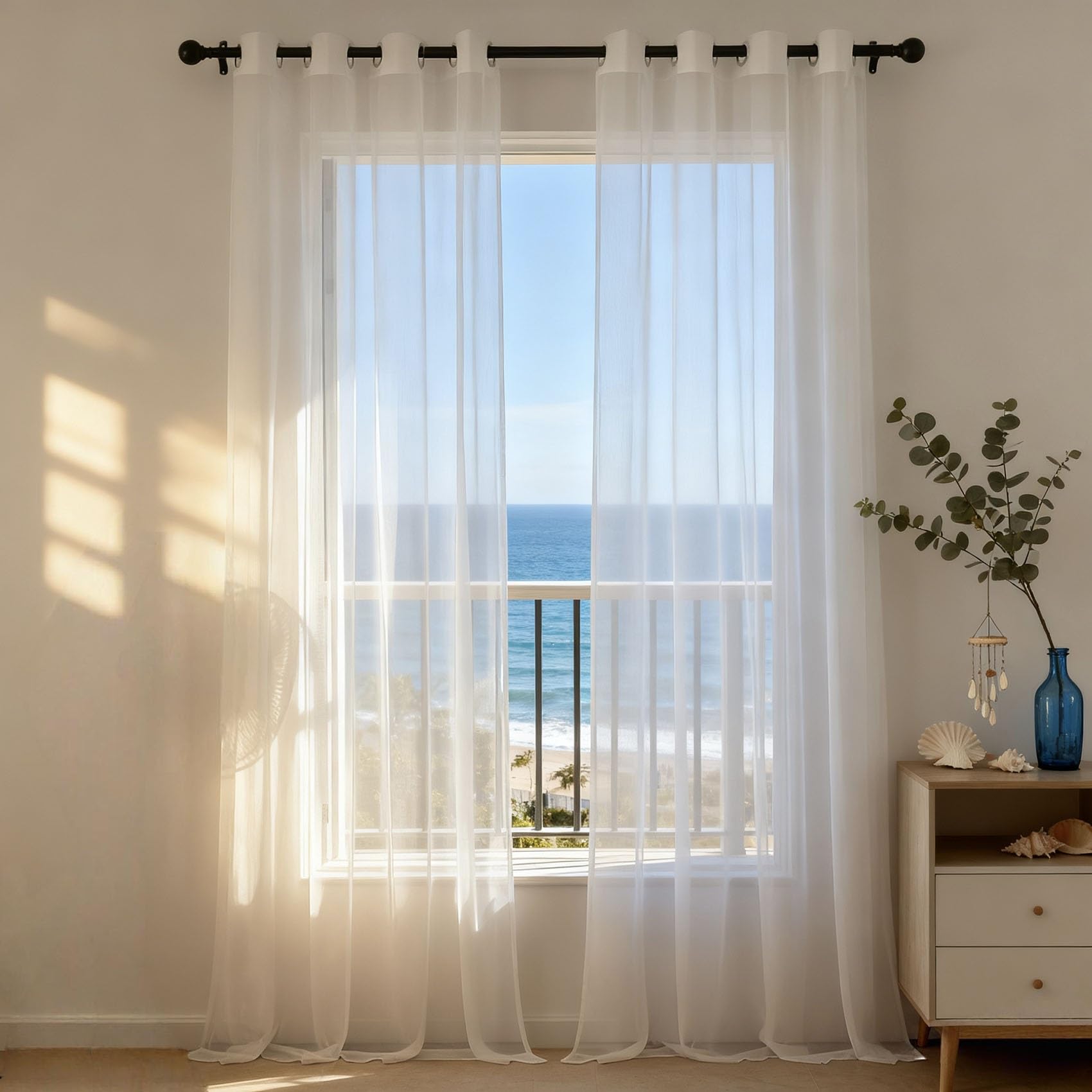 Visillo cortinas con ojales en color blanco para ventanas de salón y balcón