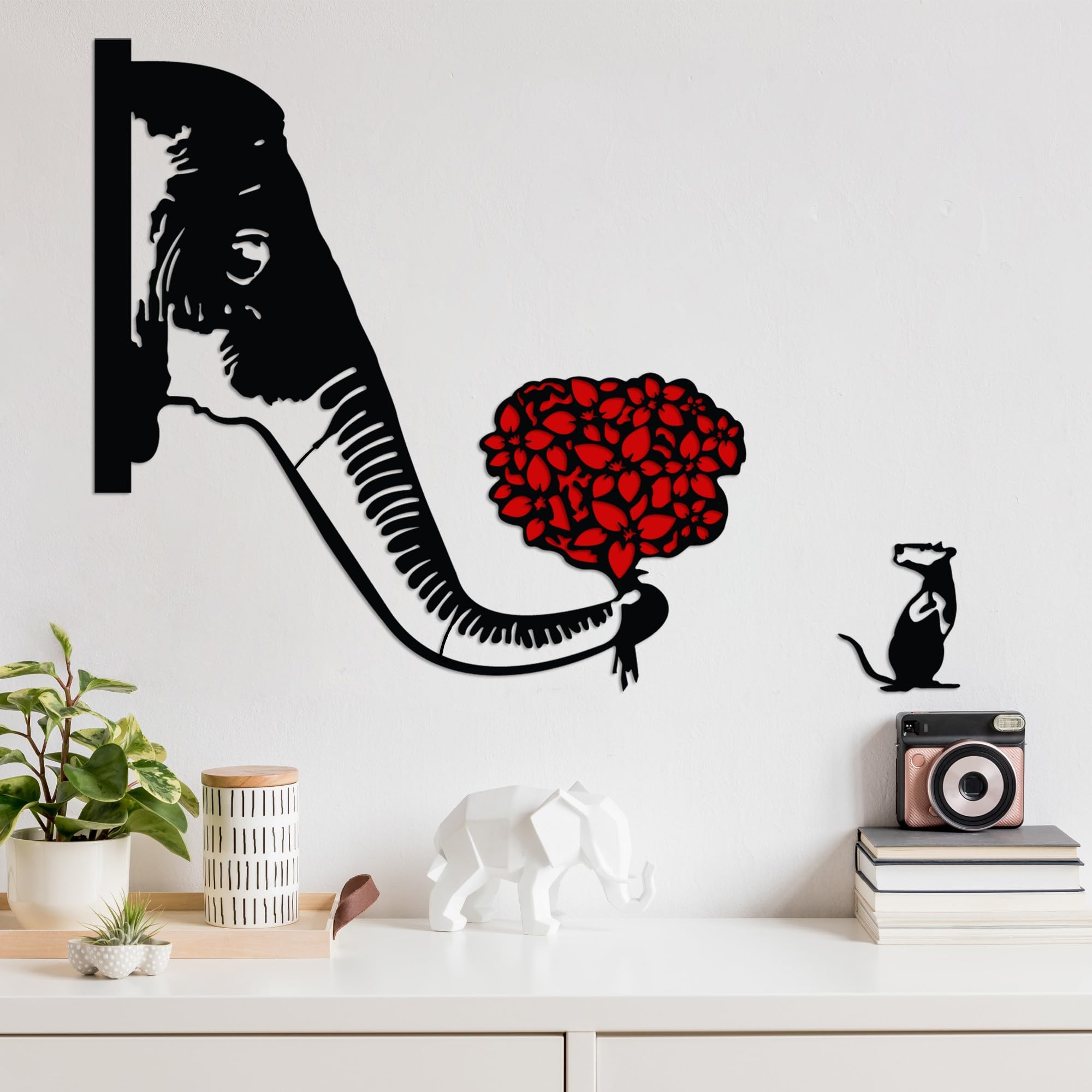 Accessoire mural décoratif en métal noir et rouge objet design moderne 72cm