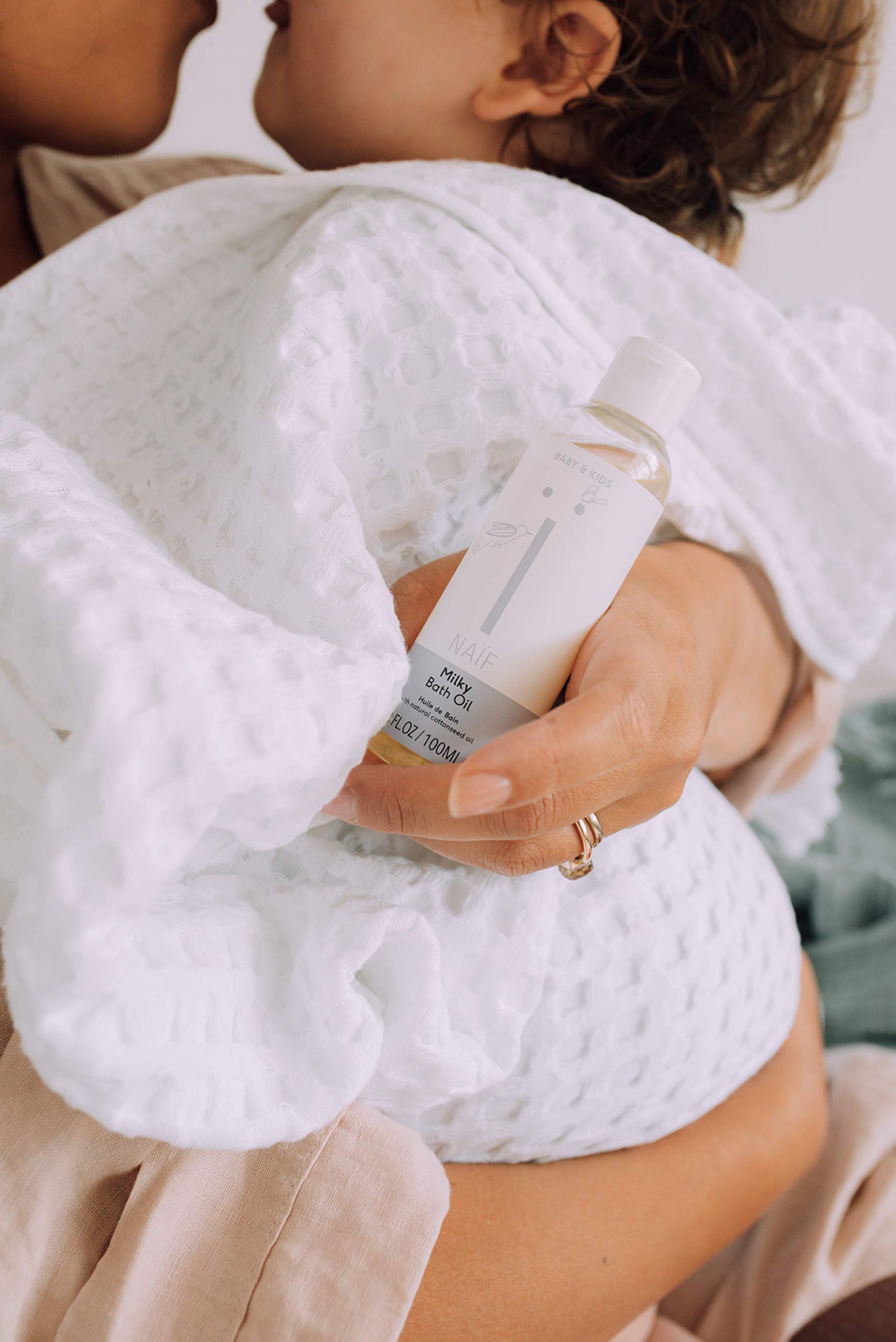 Naïf Mildes Badeöl - 100 ml - für Baby und Kind - Natürliche Inhaltsstoffe - 100% Vegan (Packung mit 2)