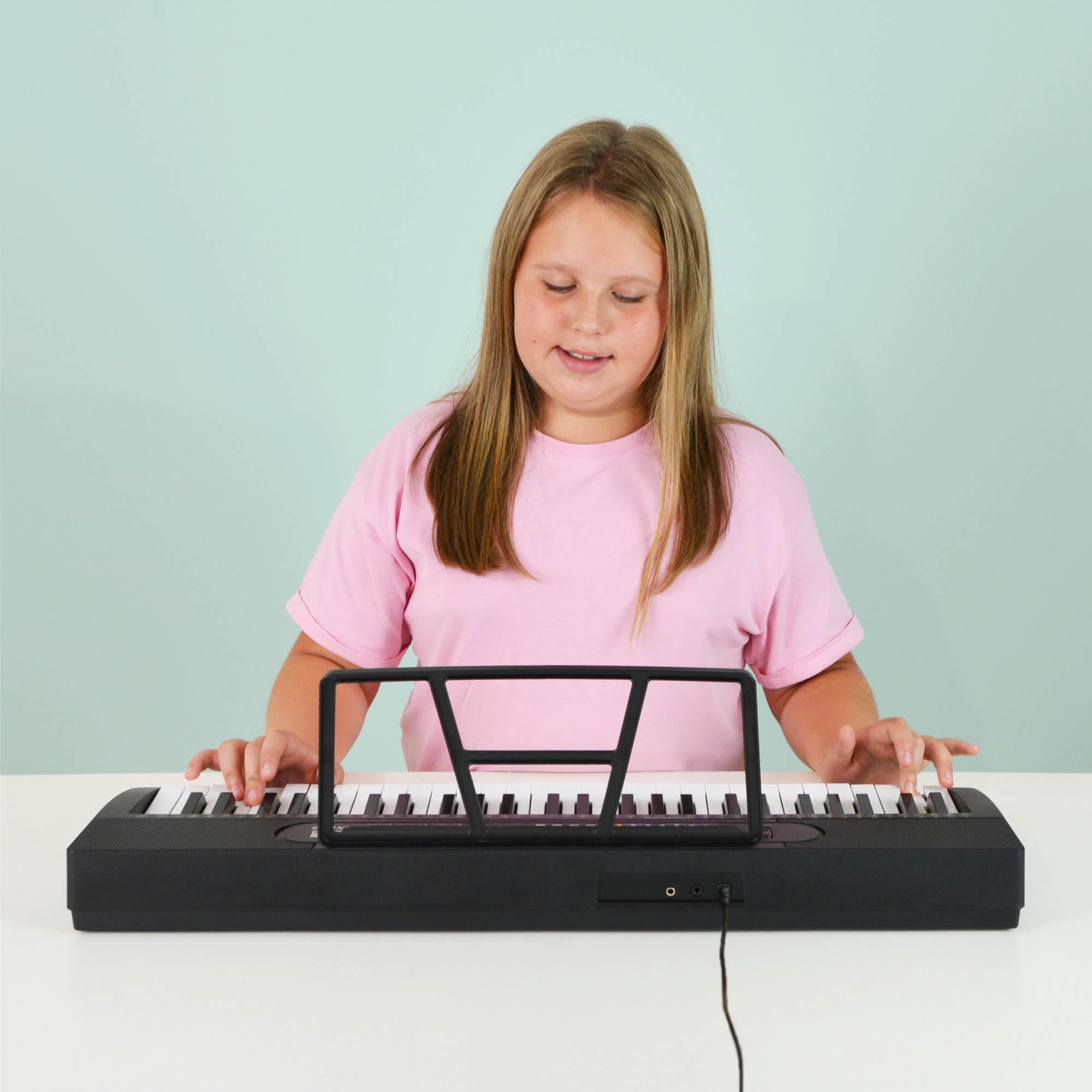 Axus AXP15 Clavier portable 54 touches, synthétiseur à mini touches avec porte-partitions, alimentation secteur et microphone