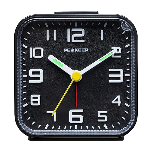 Peakeep 3 D Numbers No Tick Tock Analog Alarm Clock with Classic Beep Sound, Snooze, Manual Light