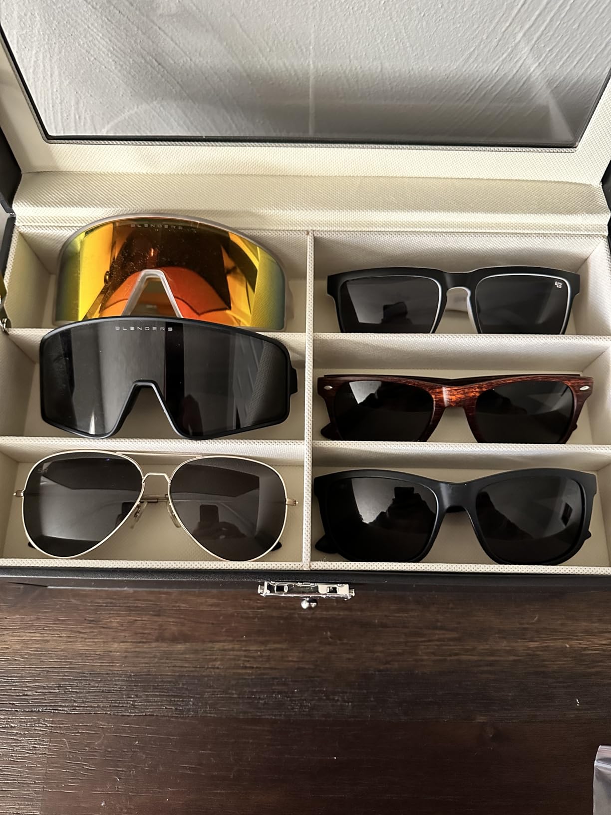 Great sunglasses case for any size shades