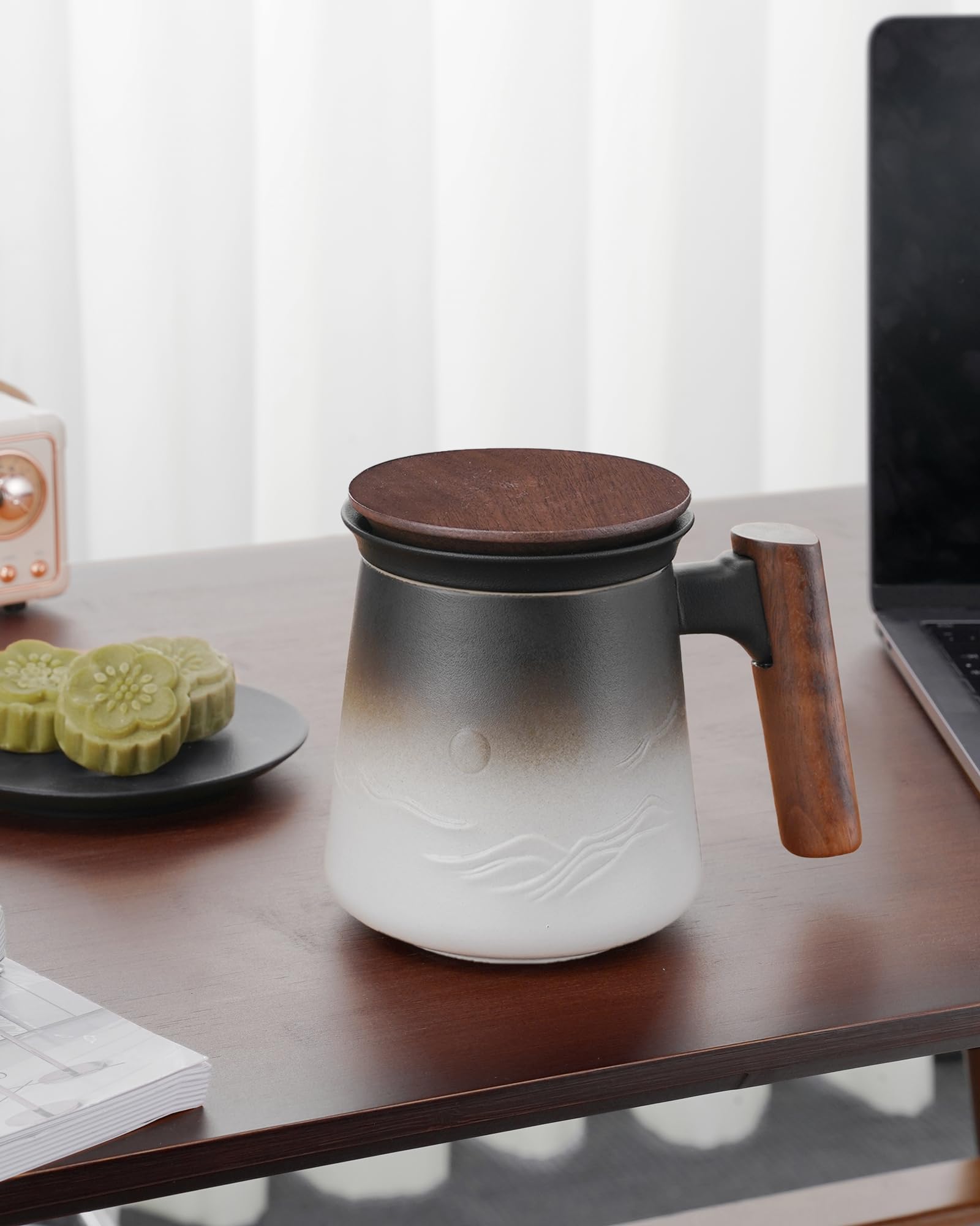 ZENS Tazza da tè in rilievo in ceramica (430 ml) tazza a the con infusore e coperchio Manico in legno, Fogli mobili tazza con coperchio & colino per gli amanti del tè Regali