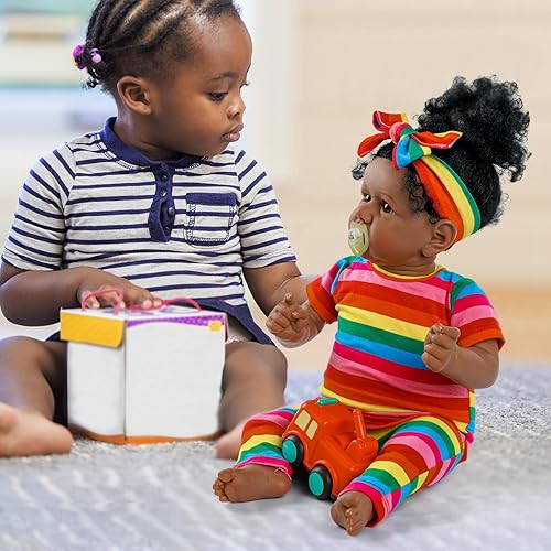Miniatura 5 de Muñecas realistas de bebé Reborn negras, cuerpo suave de 22 pulgadas y rizos realistas, muñecas de bebé recién nacidas, muñecas afroamericanas de la