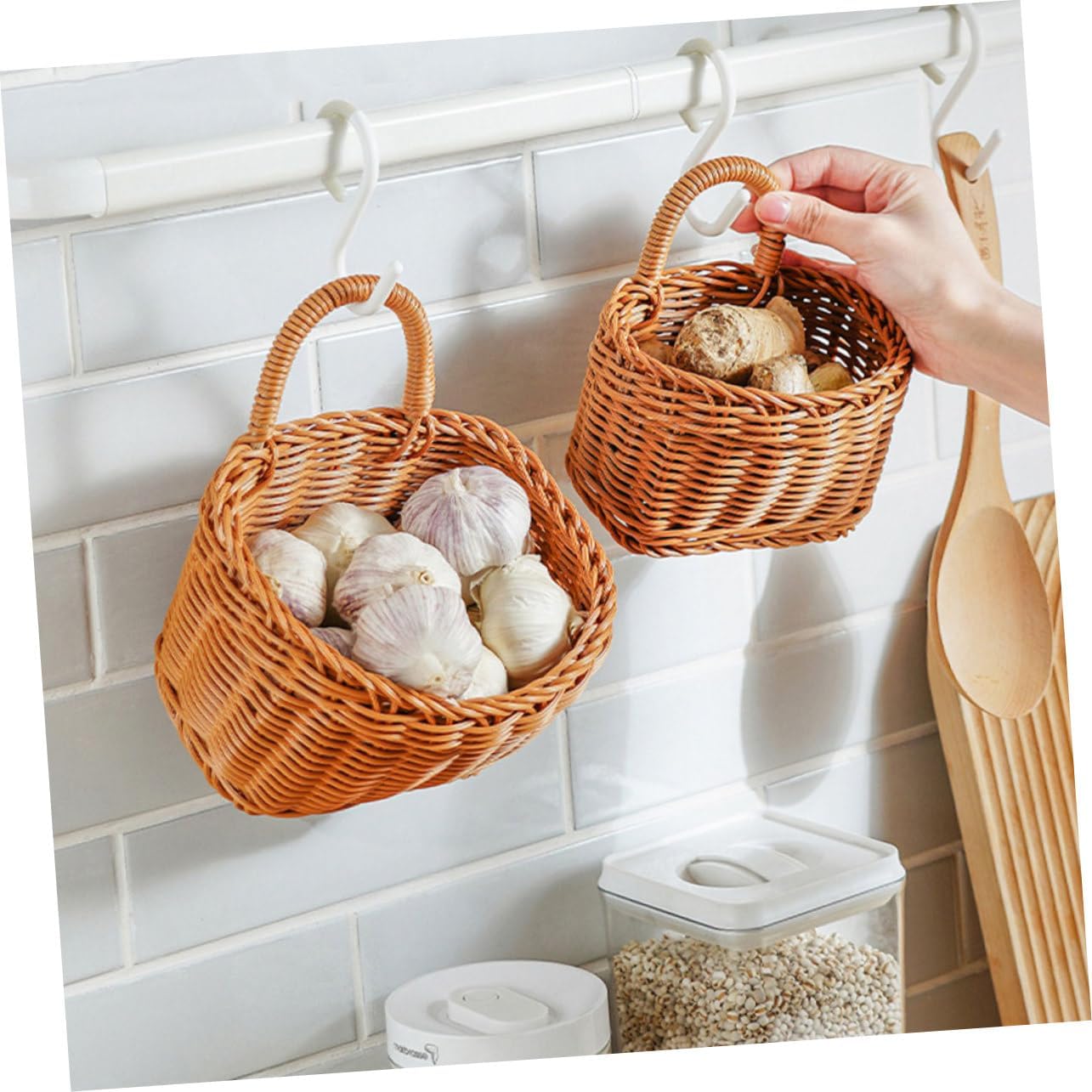 2pcs Woven Wall Hanging Basket Multifunctional Kitchen Storage Baskets for Vegetables Fruits and Spices Large and Small for Home Organization Pp and Rattan Design