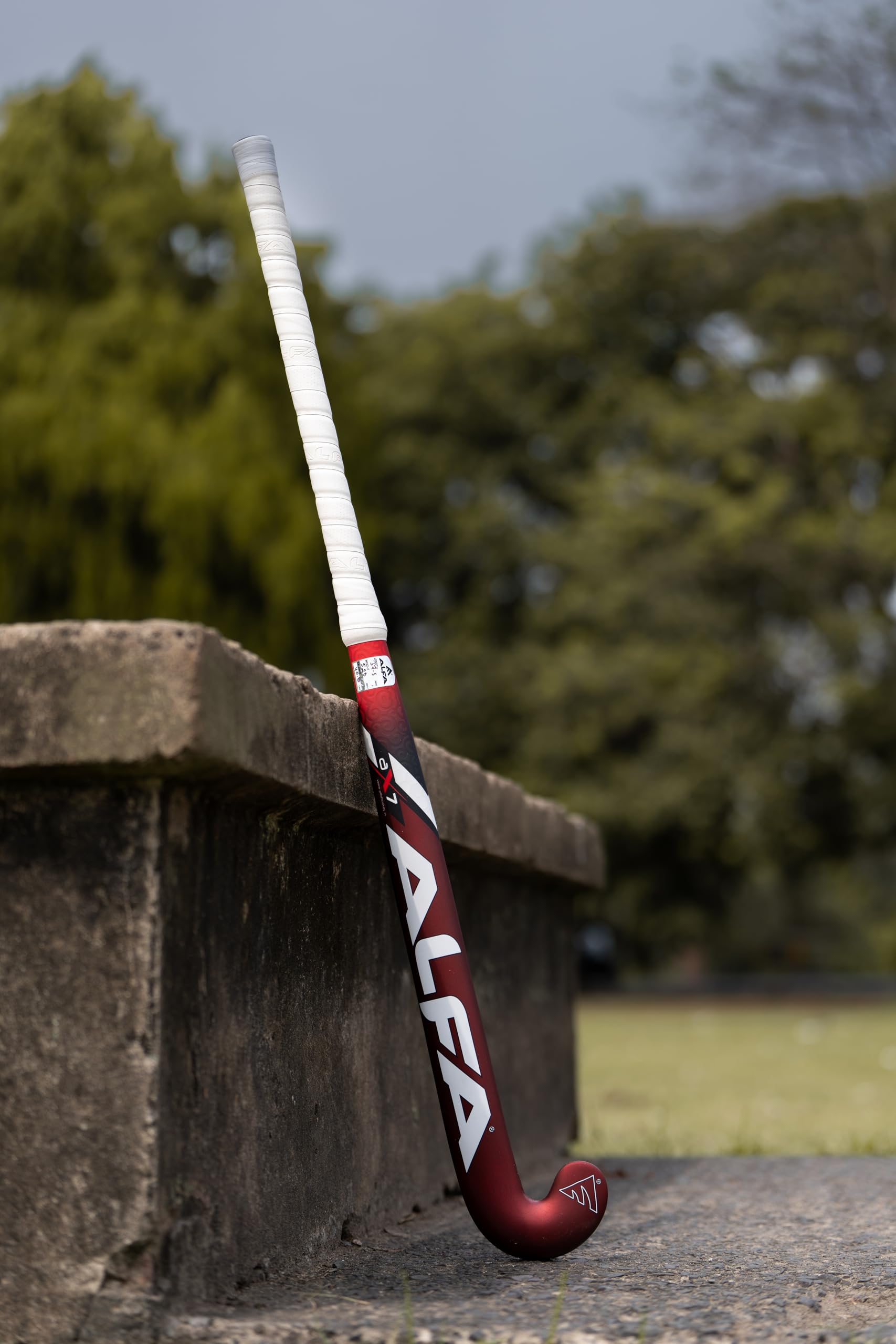 A L F A AX7 Composite Hockey Stick with Stick Bag (Extra Low Bow, 37")