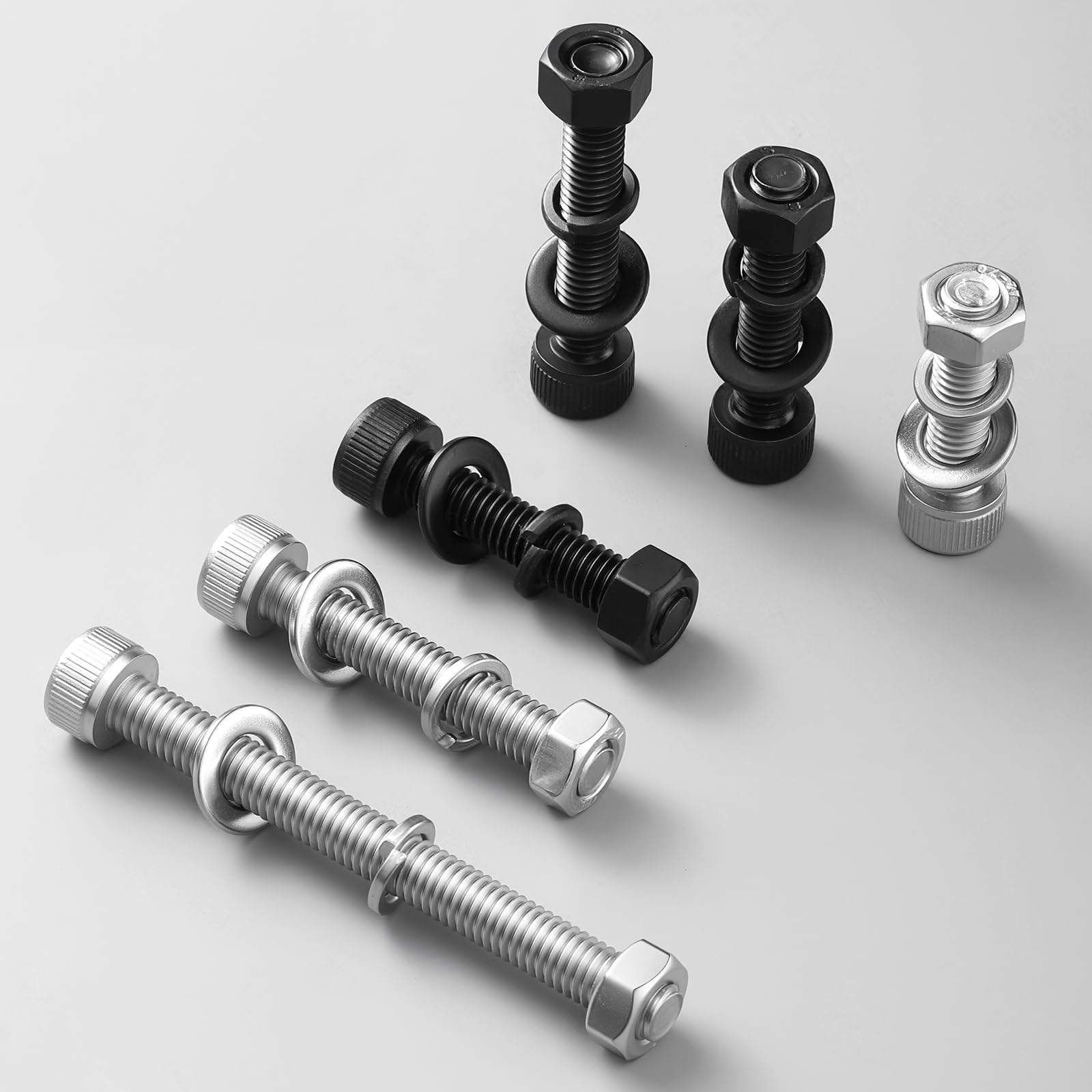 Zestaw 30 śrub z łbem sześciokątnym M5 x 70 mm, podkładki płaskie i blokujące, ze stali nierdzewnej 304 18-8, klucz imbusowy, błyszczące wykończenie, pełny gwint, z kluczem imbusowym