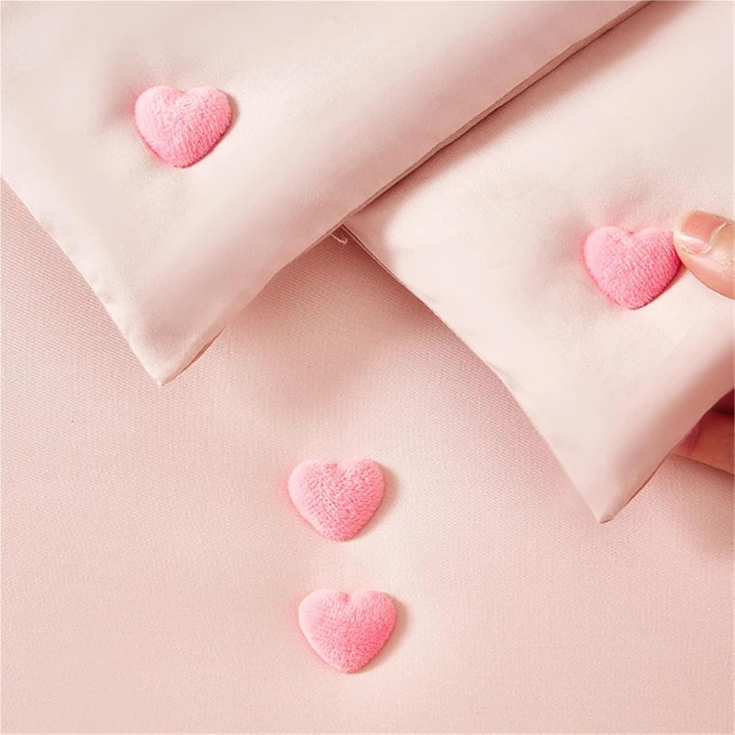Duvet Clips 5Sets Quilt Fixing Clips Duvet Bedding Holder Fasteners Heart Round for Thin Thick Blanket Sheet Bed(Heart red)