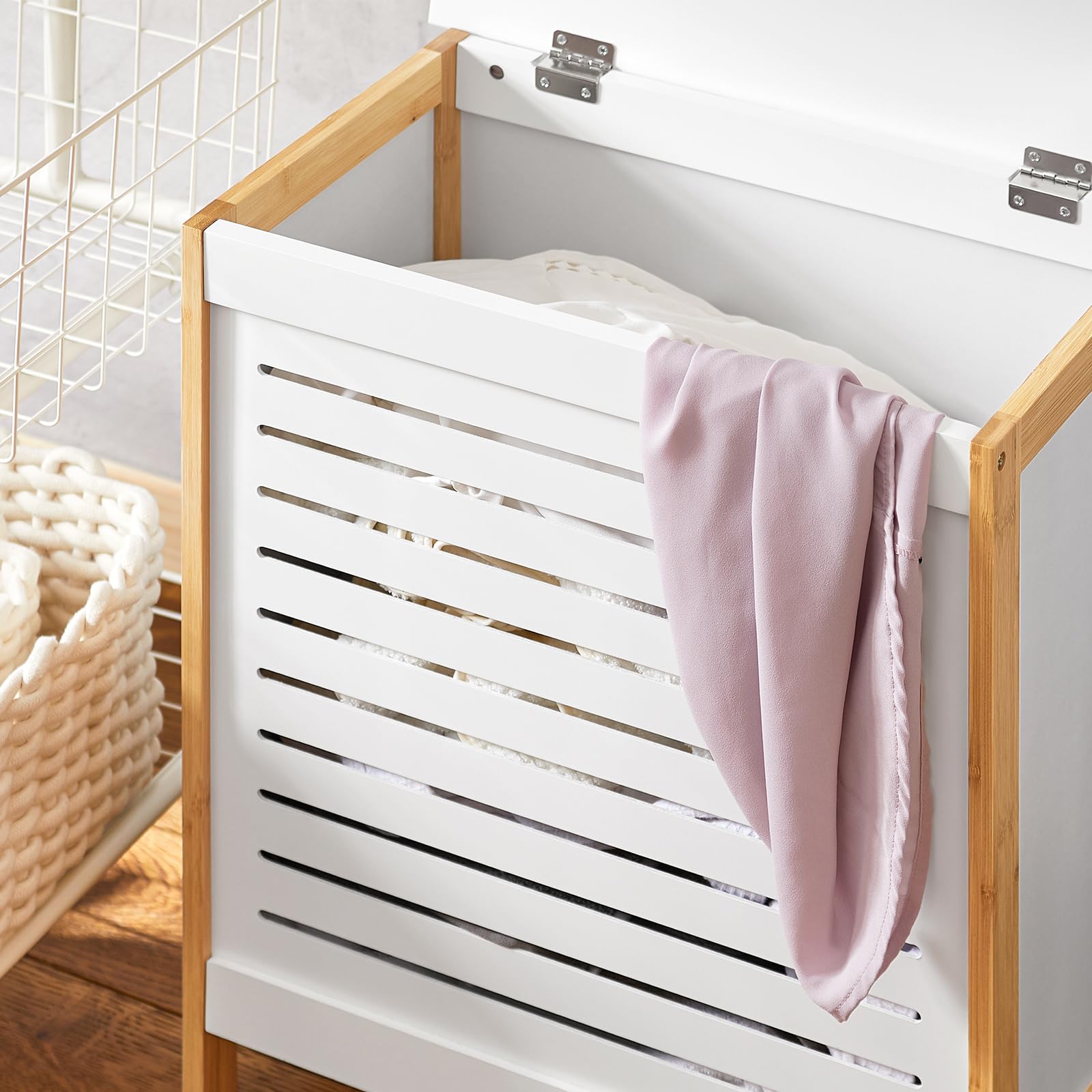 SoBuy Cesto portabiancheria sporca Mobile bagno Mobiletto salvaspazio L50*P30*A60 cm bianco e legno FSS66-WN