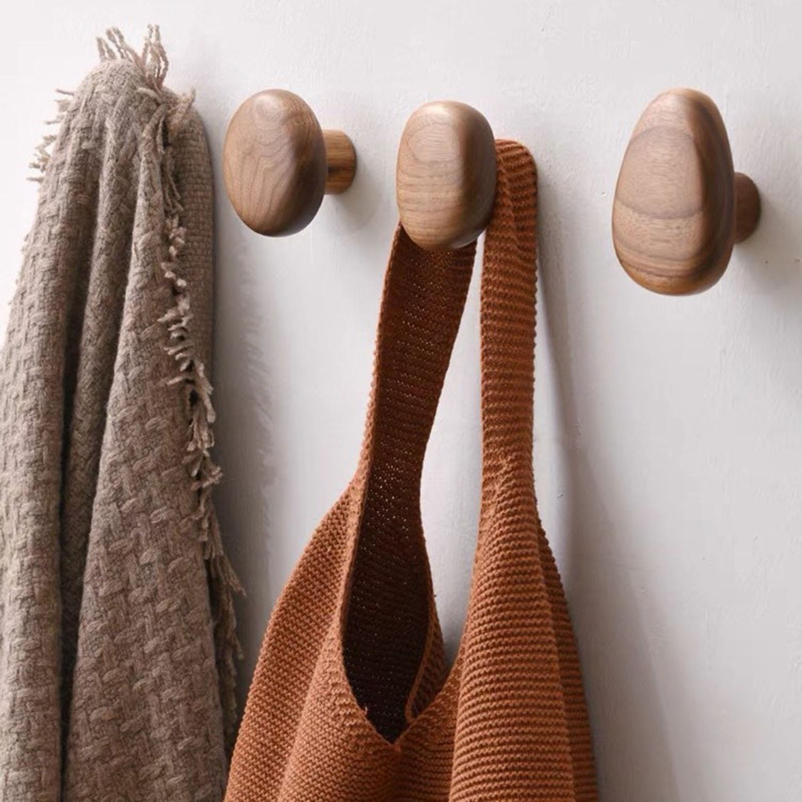 LOVIVER 4 PCS Ganci Appendiabiti da Parete in Legno, Pomelli per Armadietti, Leggeri e Comodi Gancio, Attaccapanni per Bagno Spogliatoio Camera da Letto per Appendere Vestiti, Cappelli, Borse, Giacche