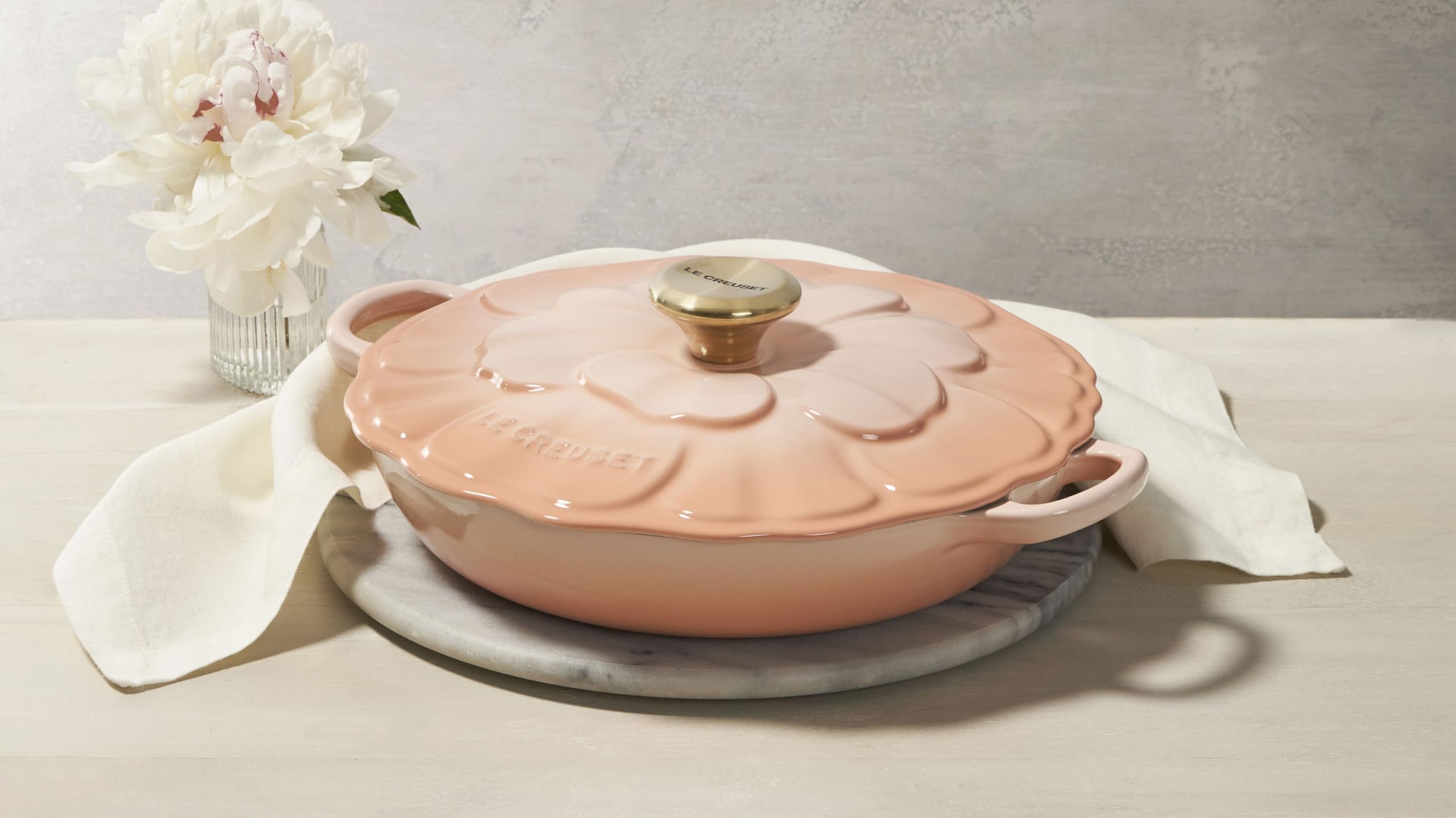 Amazon.co.jp: Le Creuset シグネチャー エナメル鋳鉄花びらブレイザー