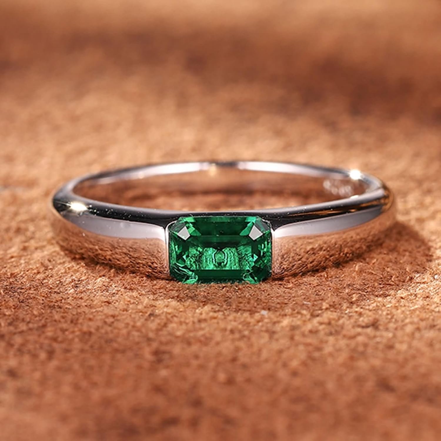 Anniversary Ring for Women 9ct / 14ct / 18ct White Gold, Simple Solitaire Rectangle with 0.5ct Emerald, Womens Wedding Band Silver Green Ring