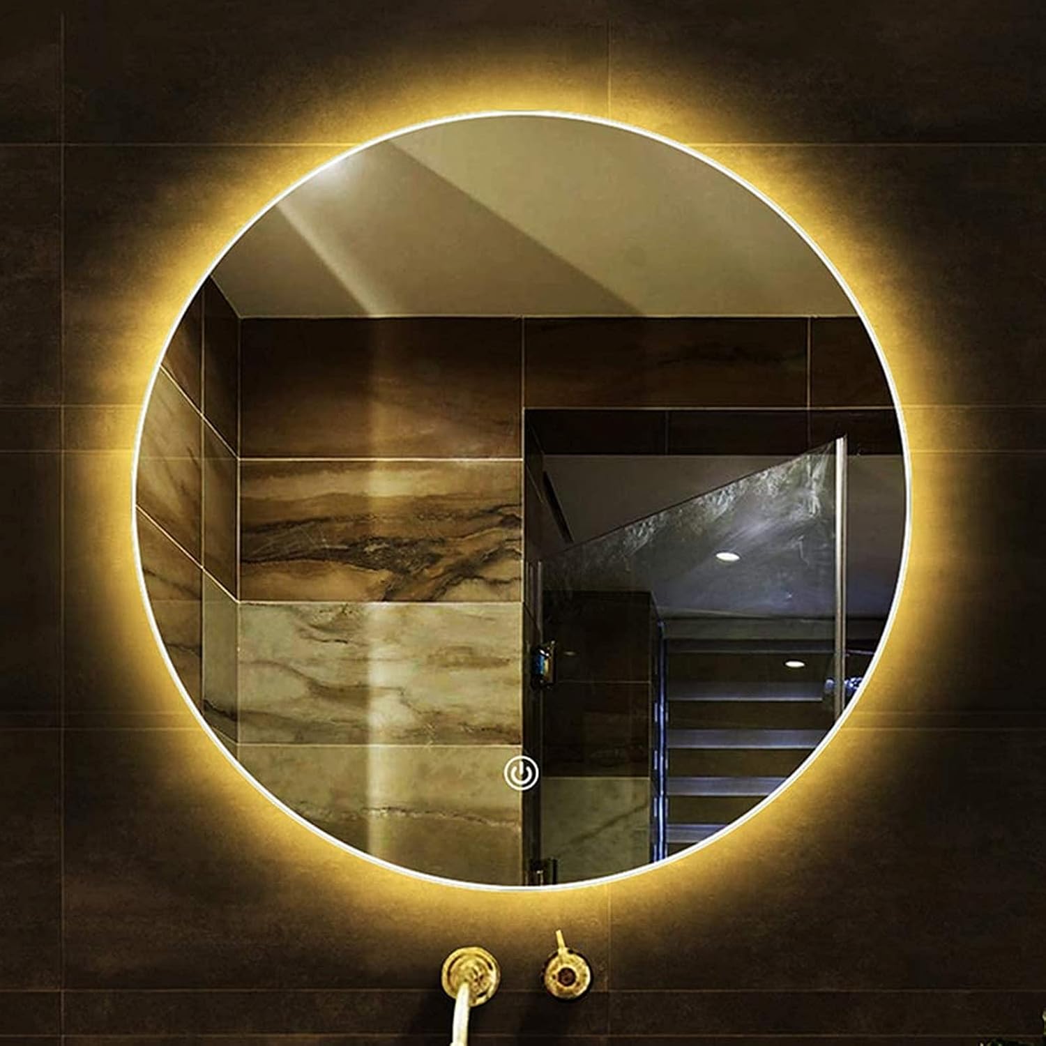 白光真宏会創設者の故五井昌久先生の写真と霊光写真がはさまった立体の