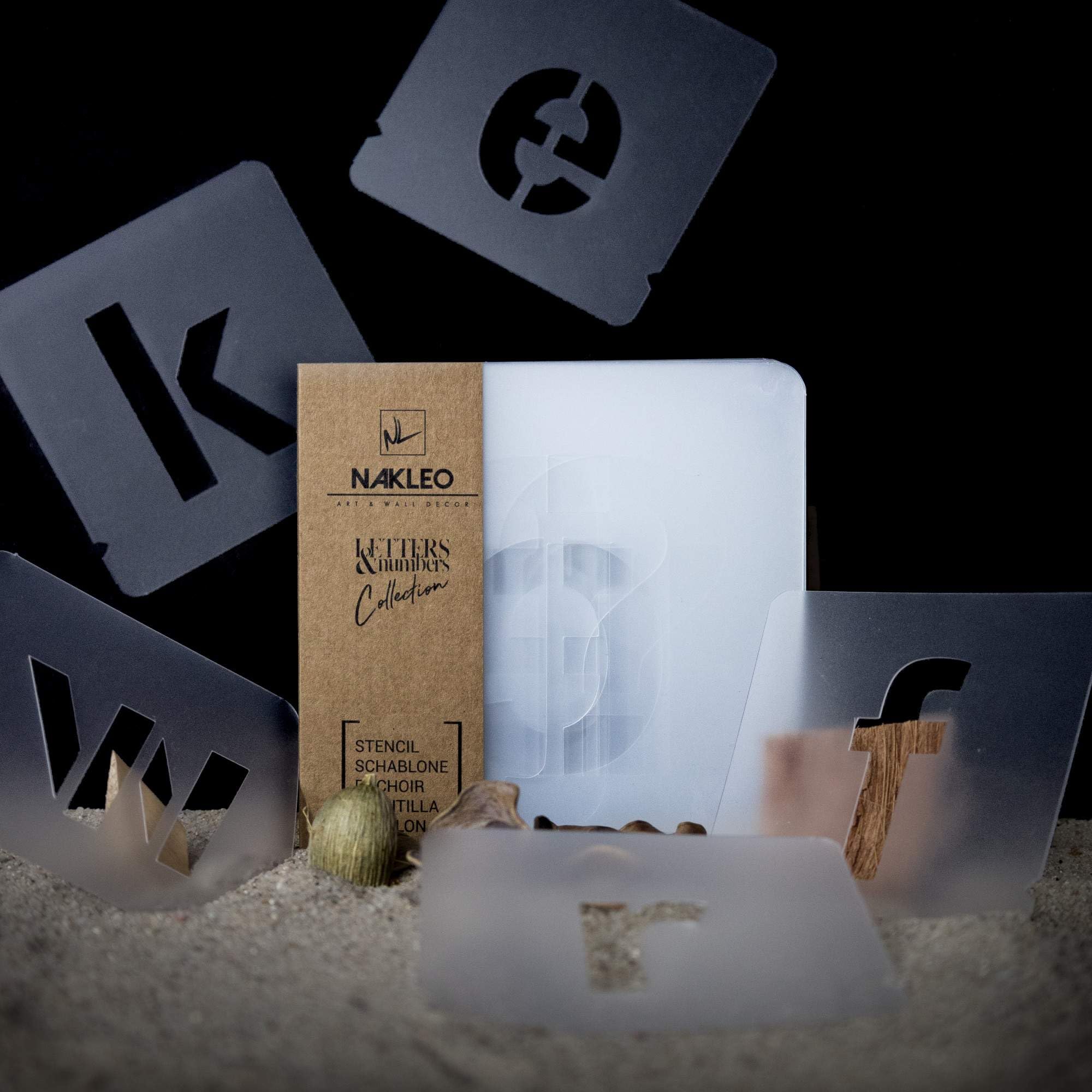 NAKLEO Szablony Malarski do Malowania Alfabet, Zestaw 42 Sztuk, 14 cm Litery & Cyfry Modern Sans Małe Font, Czcionka Wielorazowy Plastik, Rysowanie Wzór Rękodzieło, DIY Dekoracje Papier Ściany Drewno