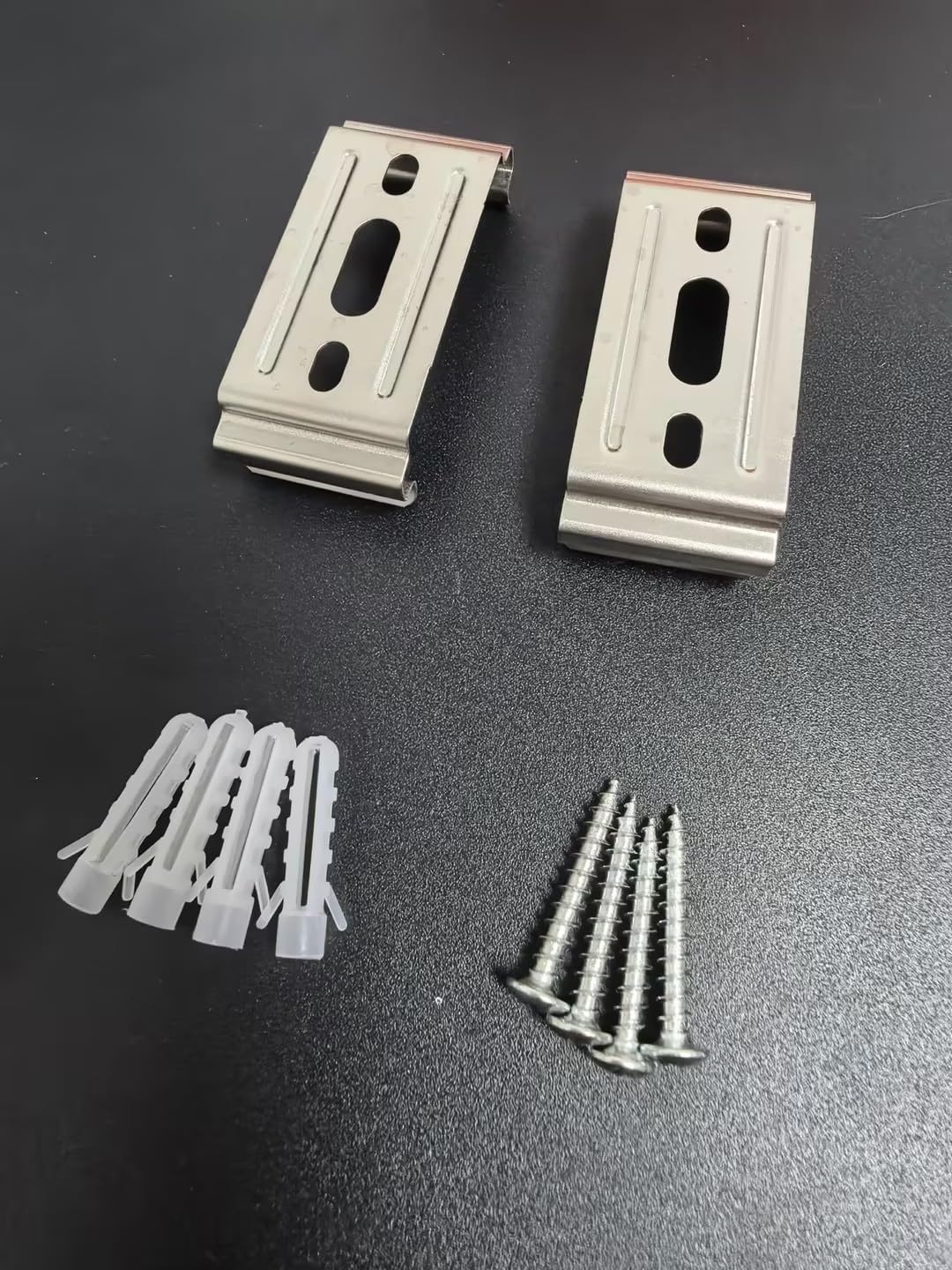 Tonffi LED Feuchtraumleuchte Zubehör, Montageset mit Schrauben und Dübeln, Silber, 2 Halterungen