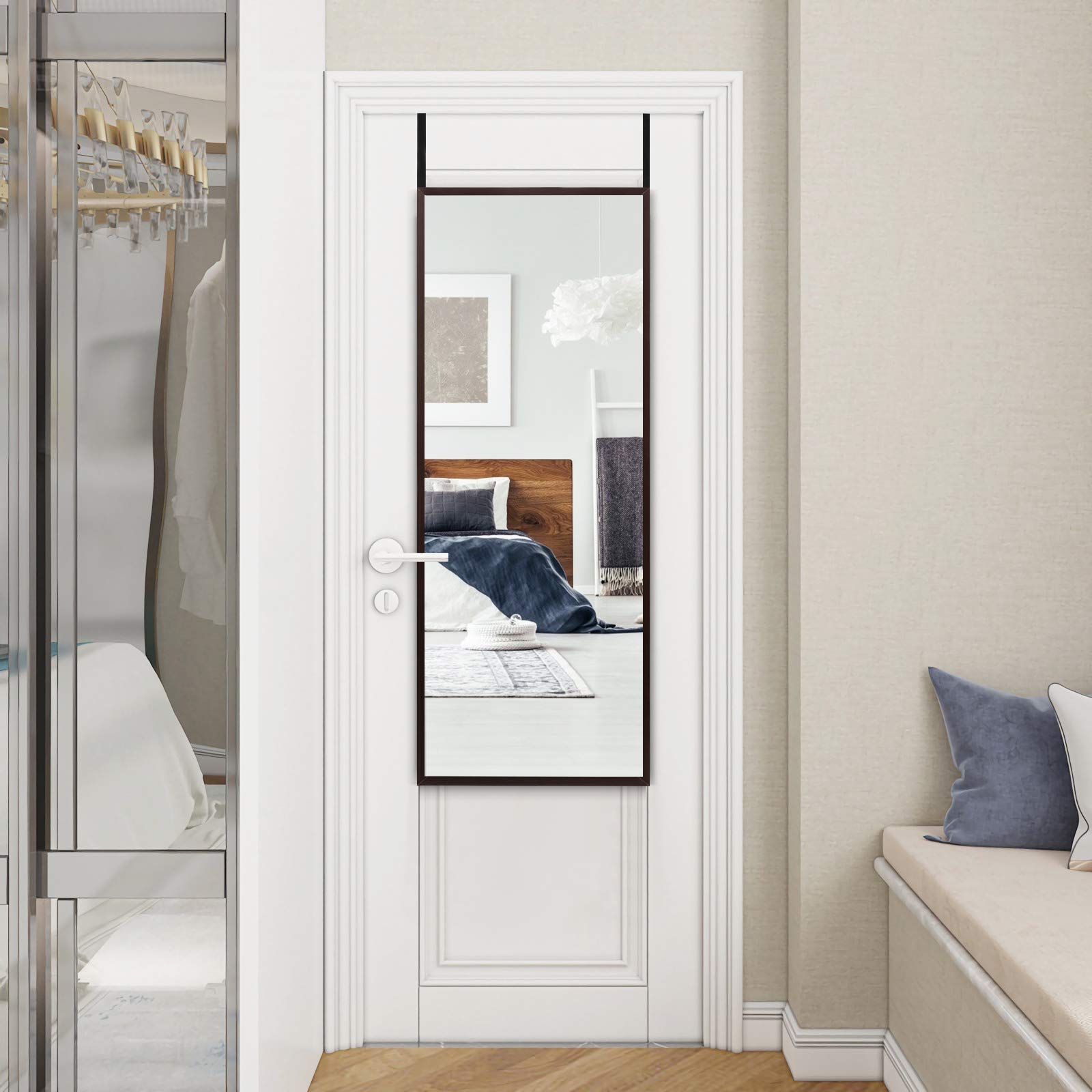 GIANTEX - Widoczne lusterko ścienne do drzwi, powierzchnia przeciwwybuchowa, 2 haczyki do regulacji wysokości - żelazna rama 36 x 1,5 x 107,5 cm (brązowa)