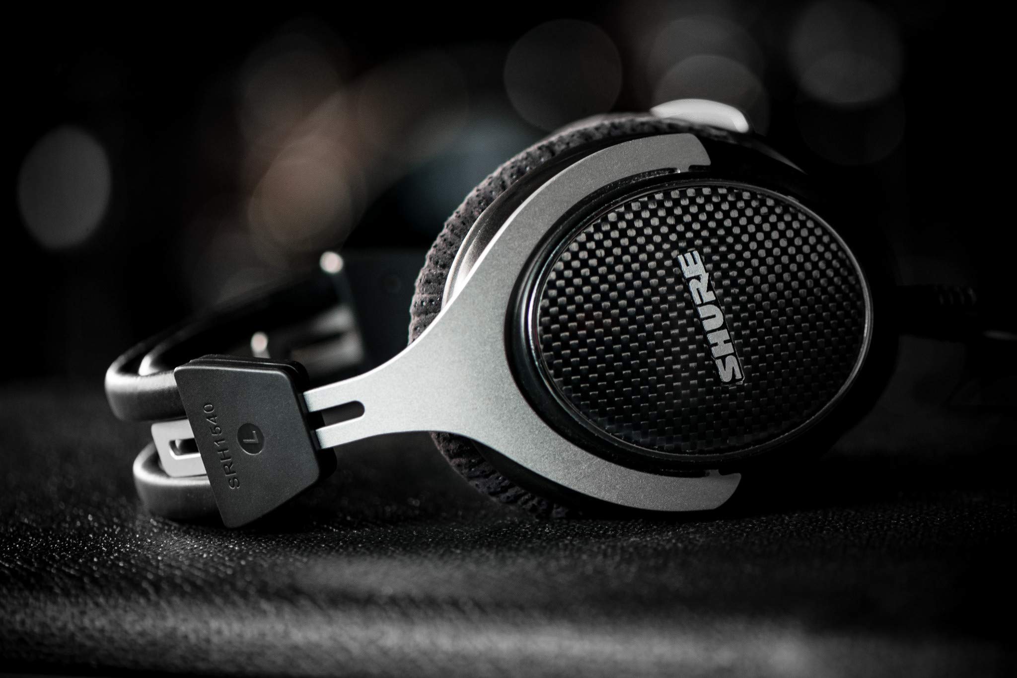 Amazon.com: Shure SRH1540 Premium Closed-Back Headphones with 40mm
