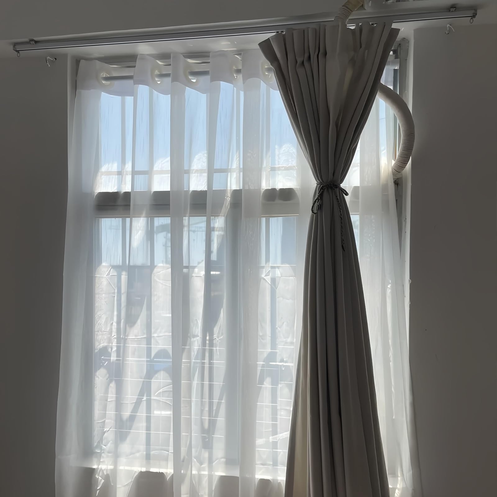 Aluminiowa szyna do zasłony prysznicowej z cichymi rolkami, wytrzymała szyna do montażu sufitowego do oddzielenia pokoju, kampera i łazienki, biała, 1,9 m / 2 x 0,95 m