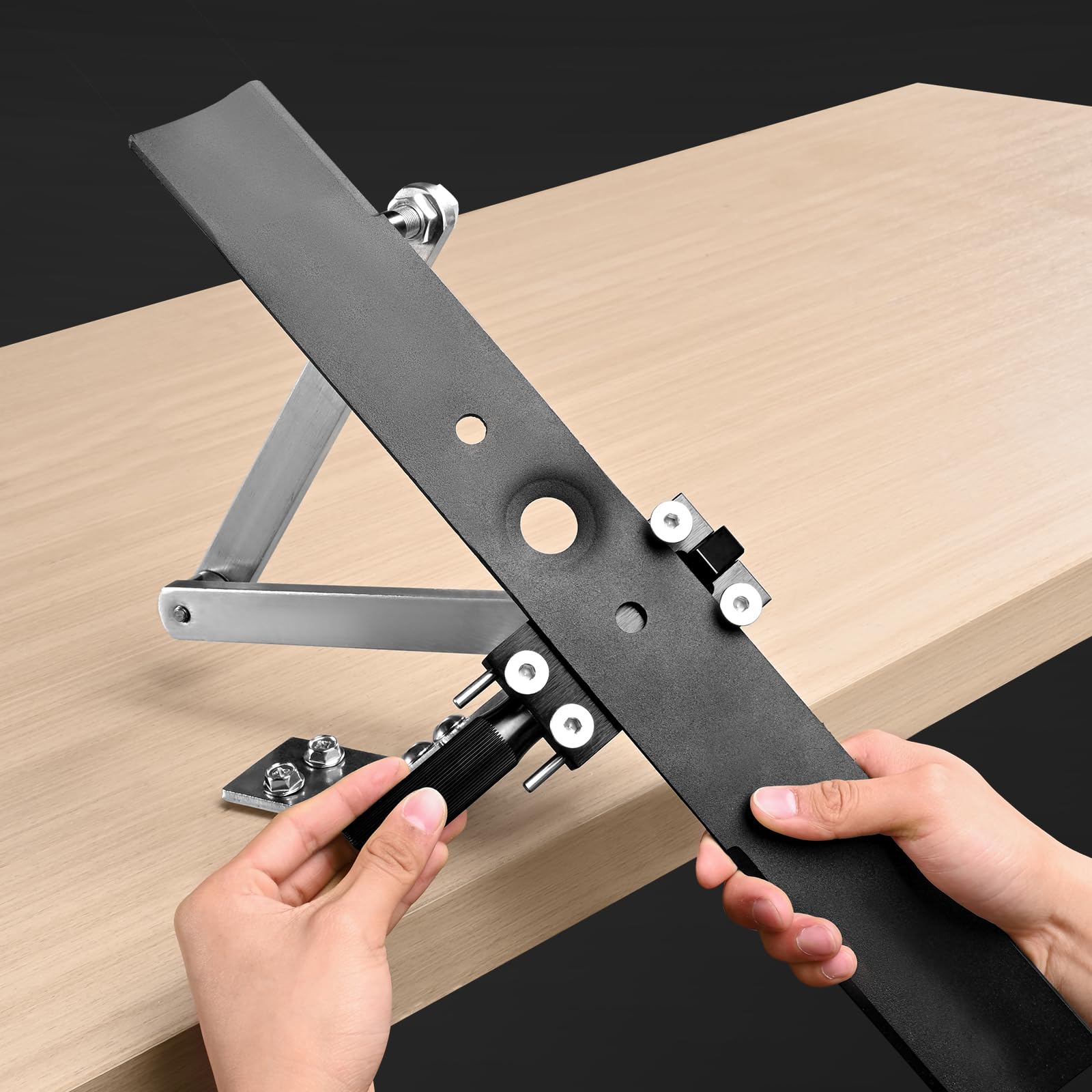 VEVOR Affûteur de Lame de Tondeuse à Gazon 15°-45° Outil d'Affûtage Réglable avec Équilibreur de Lames, 4 Adaptateurs, Roulement à Billes, Poignée 25 mm, Compatible Plupart Meuleuse Angle Non Incluse