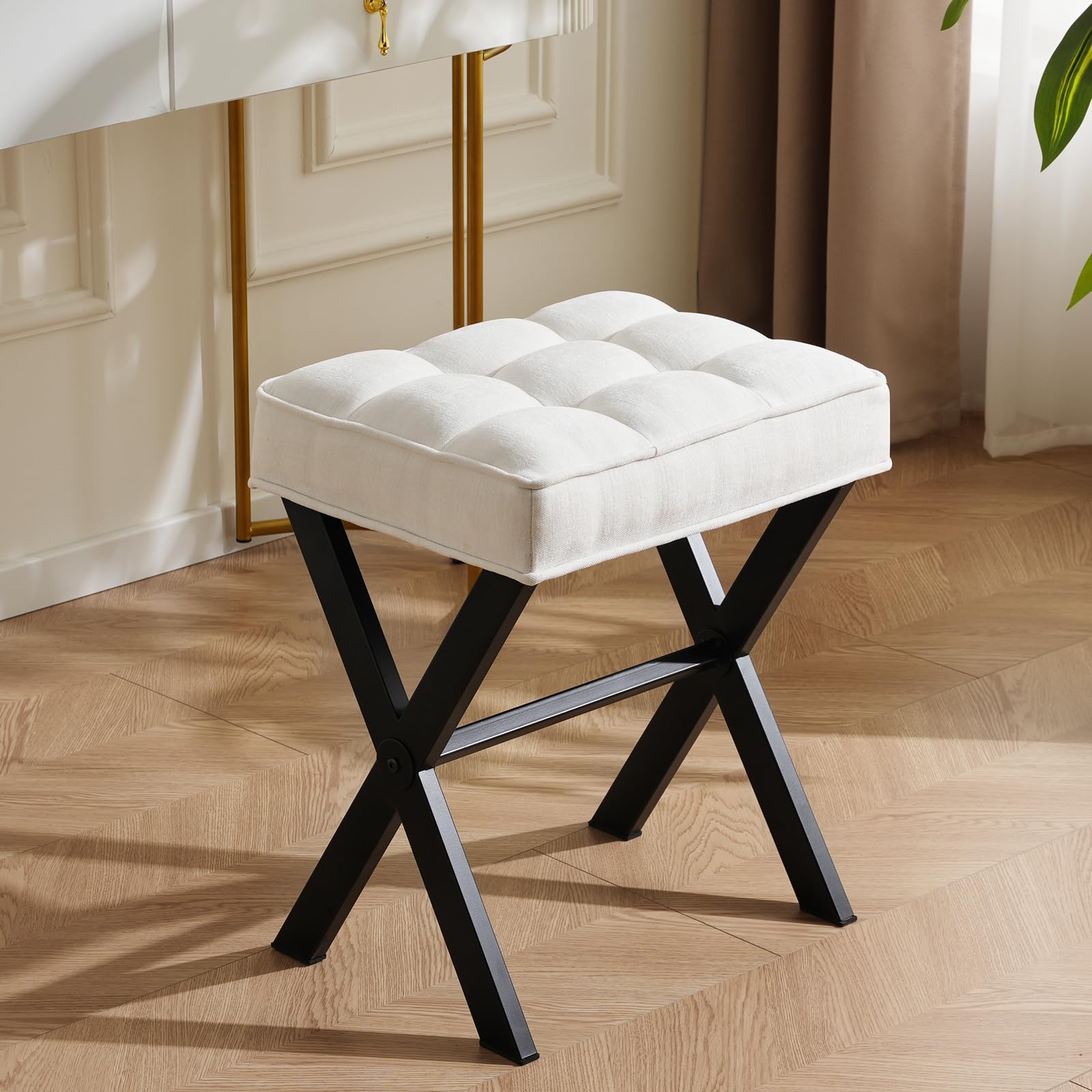 Klappbarer Fußhockel und moderner Fußhockel mit X-Beinen, Make-up-Hocker, gepolsterter Hocker für Wohnzimmer, Schlafzimmer(X-Wohnzimmer, Schwarze Hockerbeine gepaart mit weißer Leinen)