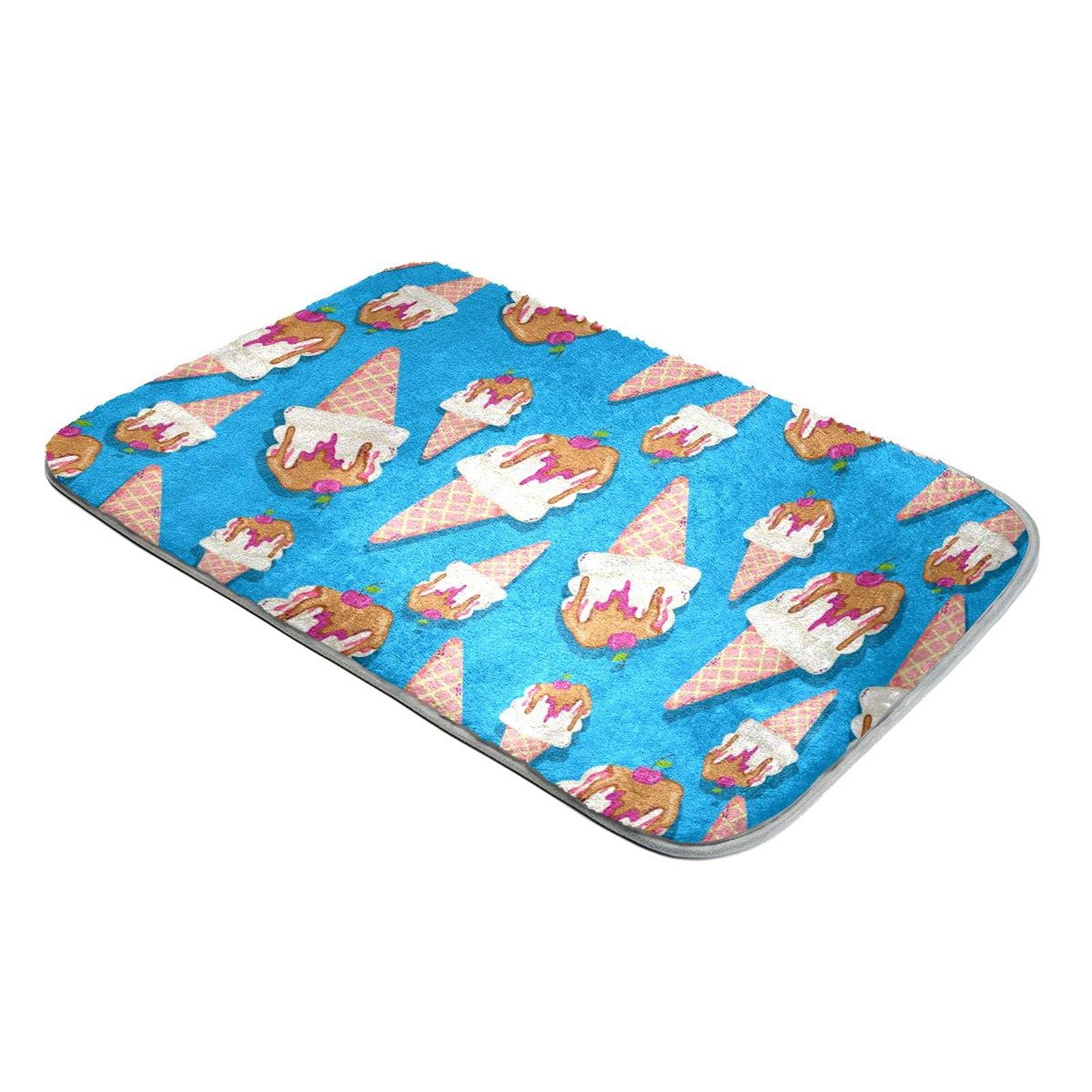 Tapis fausse fourrure bleu pour réchauffer un sol froid avec douceur