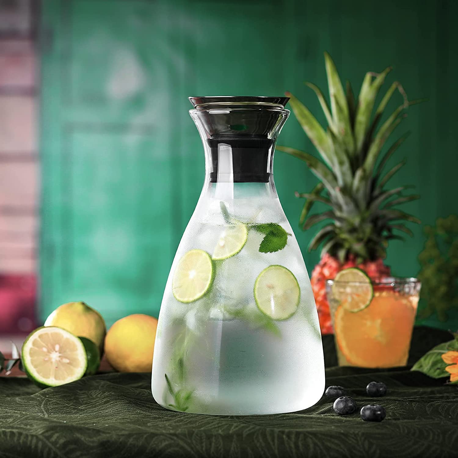 1CHASEBorosilicate Water Carafe with Stainless Steel Flow Lid, Drip-free Glass Pitcher for Hot and Cold Water, Ice Tea and Juice Beverages,1600 ML (Single Pot Only)
