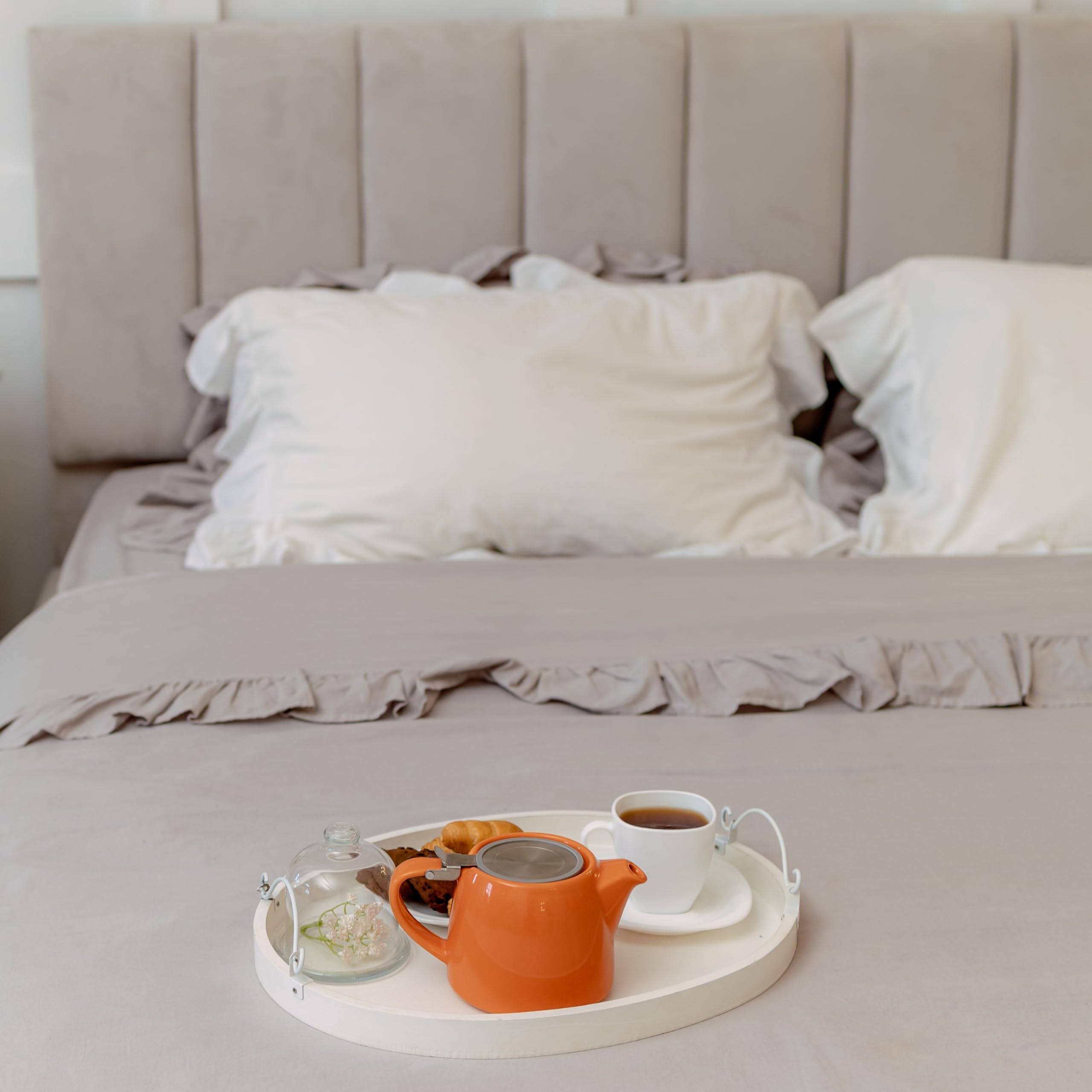 ORNA Théière en céramique avec infuseur et couvercle - Petite théière en porcelaine pour une ou 2 personnes - 550 ml - Orange