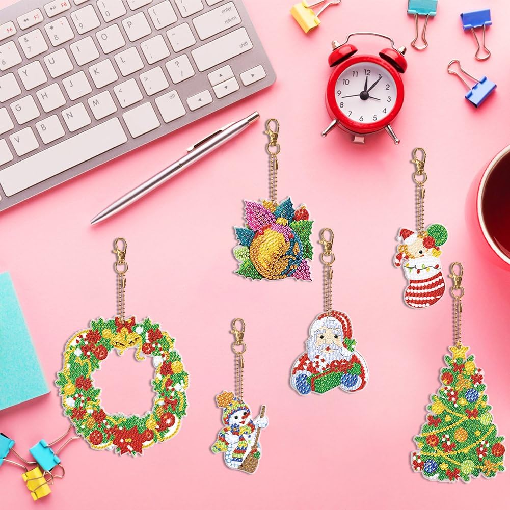 LUSandy Kit 4 Portachiavi Fai Da Te Con Pittura A Diamante – Motivi Natale, Pupazzo Di Neve E Babbo Natale