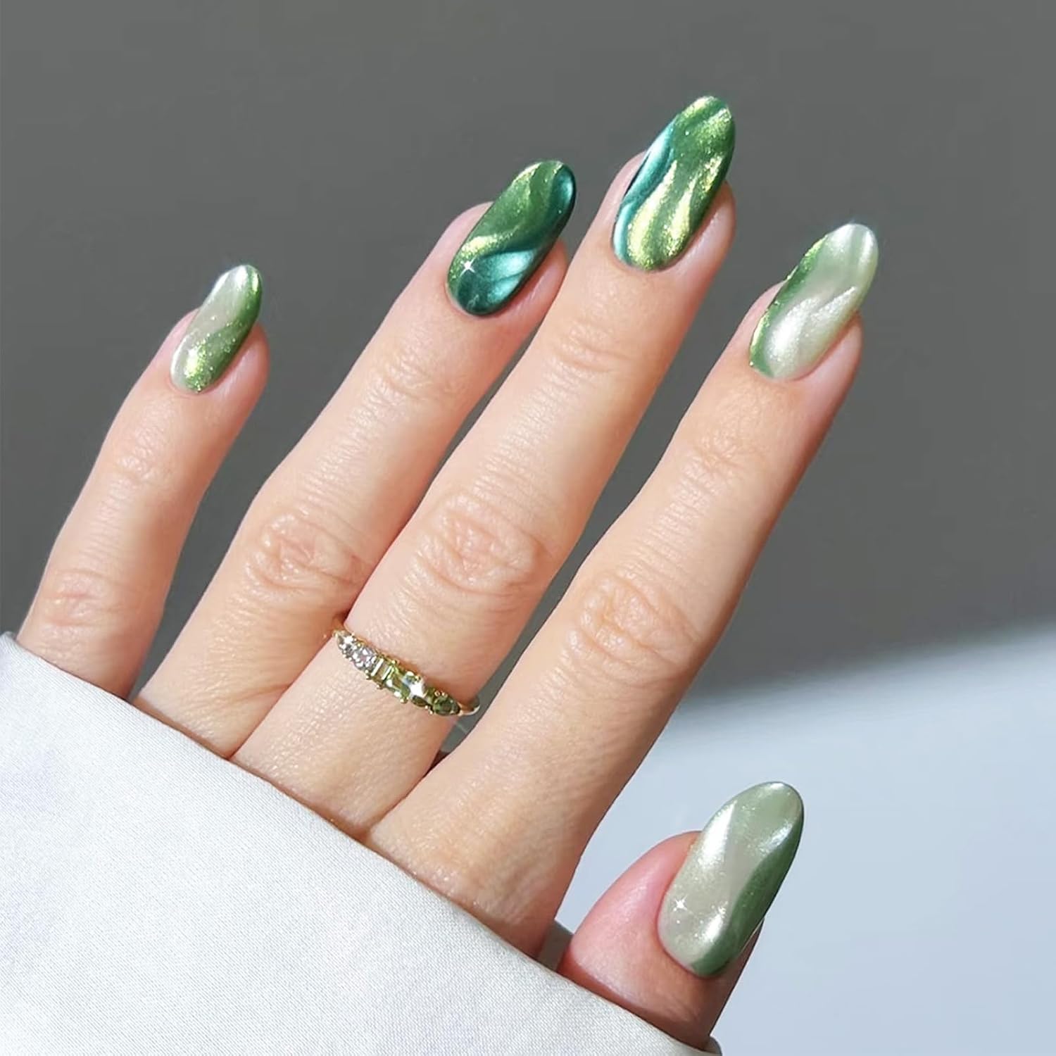Press on Nails Sea Medium Oval Glitter Green - Shop Now