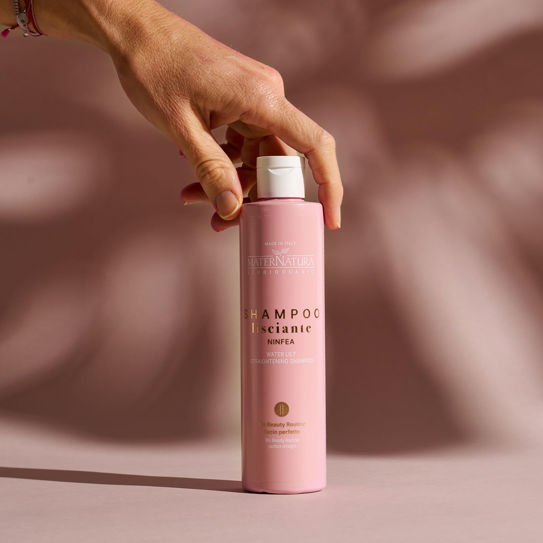 Maternatura, Smoothing Shampoo for Straight Hair with Water Lily Anti-Frizz Effect and Long-Lasting Straight Hair - Image 2