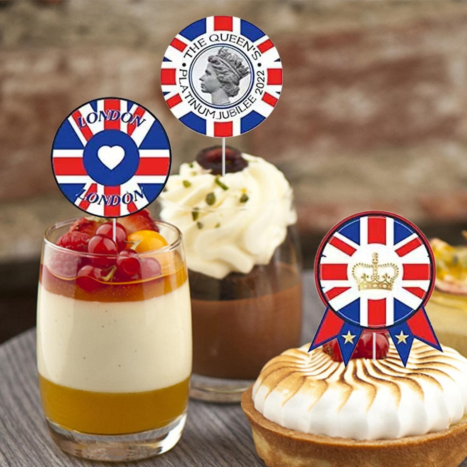 Buy 30 pieces Stand Up Union Jack & Royal Queen's Platinum Jubilee 70