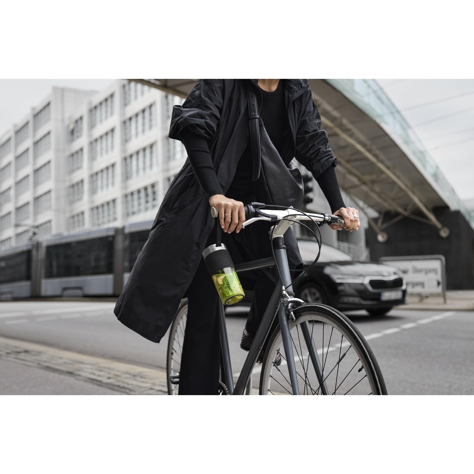WMF Küchenminis Mix on the go 300 ml, Mini Mixer to go, USB Mixer Smoothie Maker, aufladbarer Personal Blender, tragbarer Mixer für Smoothies, Shakes