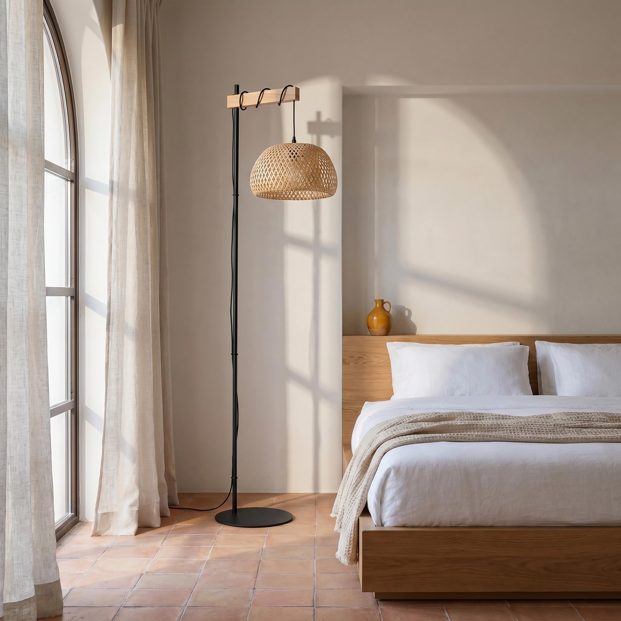BARCELONA LED Lámpara De Pie Grande De Bambú Y Mimbre Estilo Natural Isla Boho Con Base Negra Metálica Pantalla Artesanal Lámpara Alta Decorativa Rústica Moderna E27 Para Interior Salón
