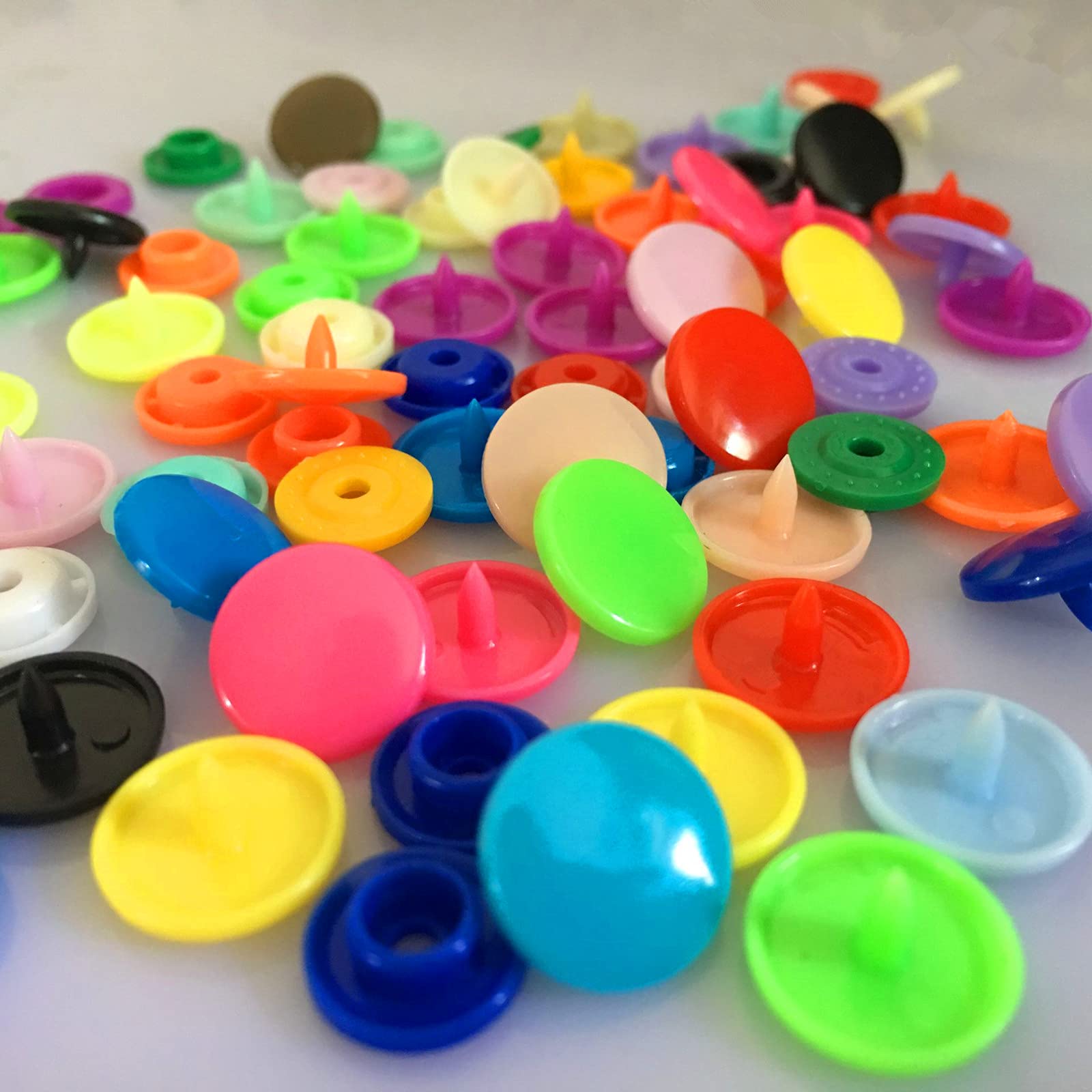 FQTANJU Juego de 375 botones de plástico T5 con broches de plástico para herramientas de mano y cierre perfecto para costura de ropa, baberos, manualidades de capa de lluvia