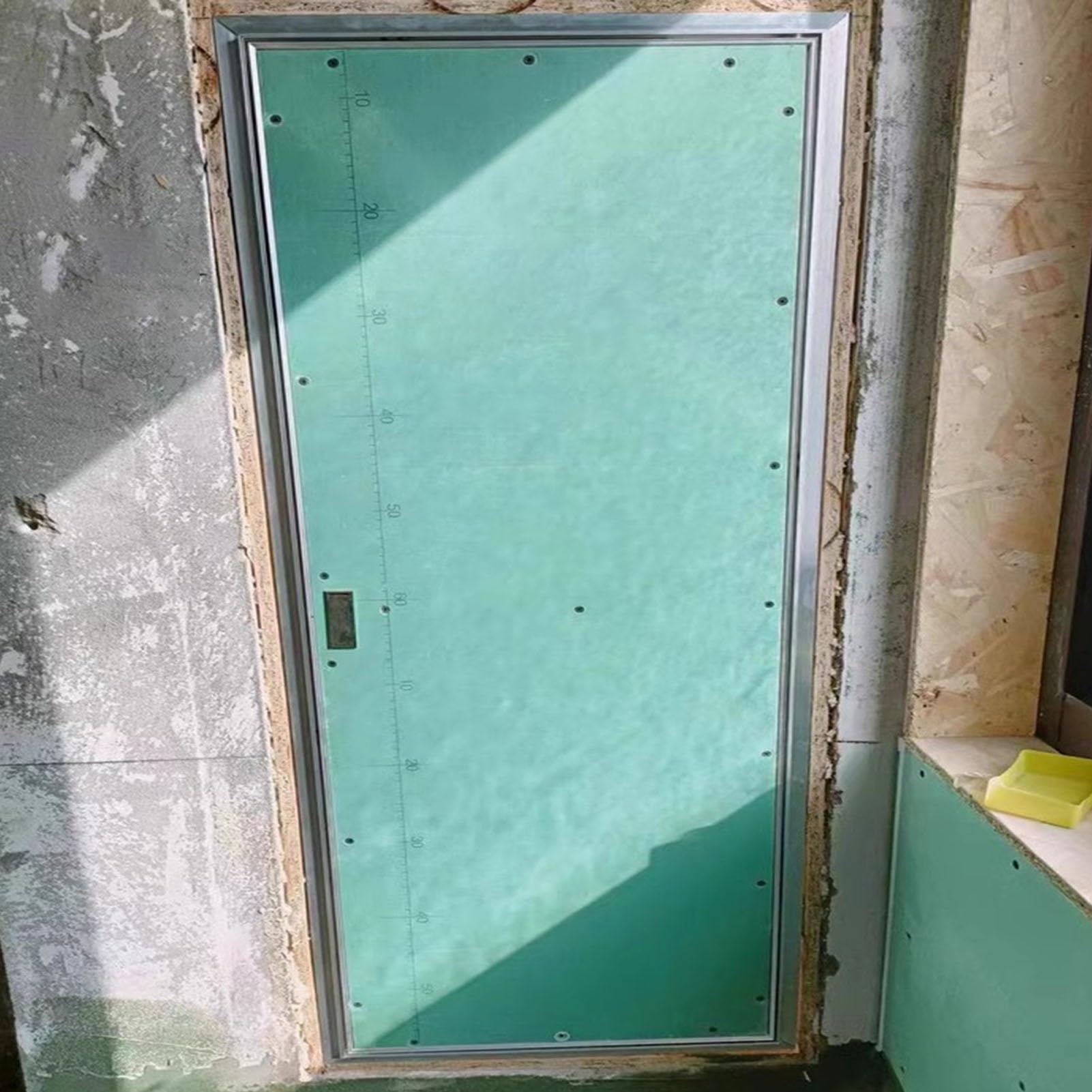 Tablero de reparación de láminas de 81.3 x 101.6 cm, montaje empotrado, panel de yeso pintable con puerta de inspección oculta, placa de cubierta eléctrica (760 x 970 mm)