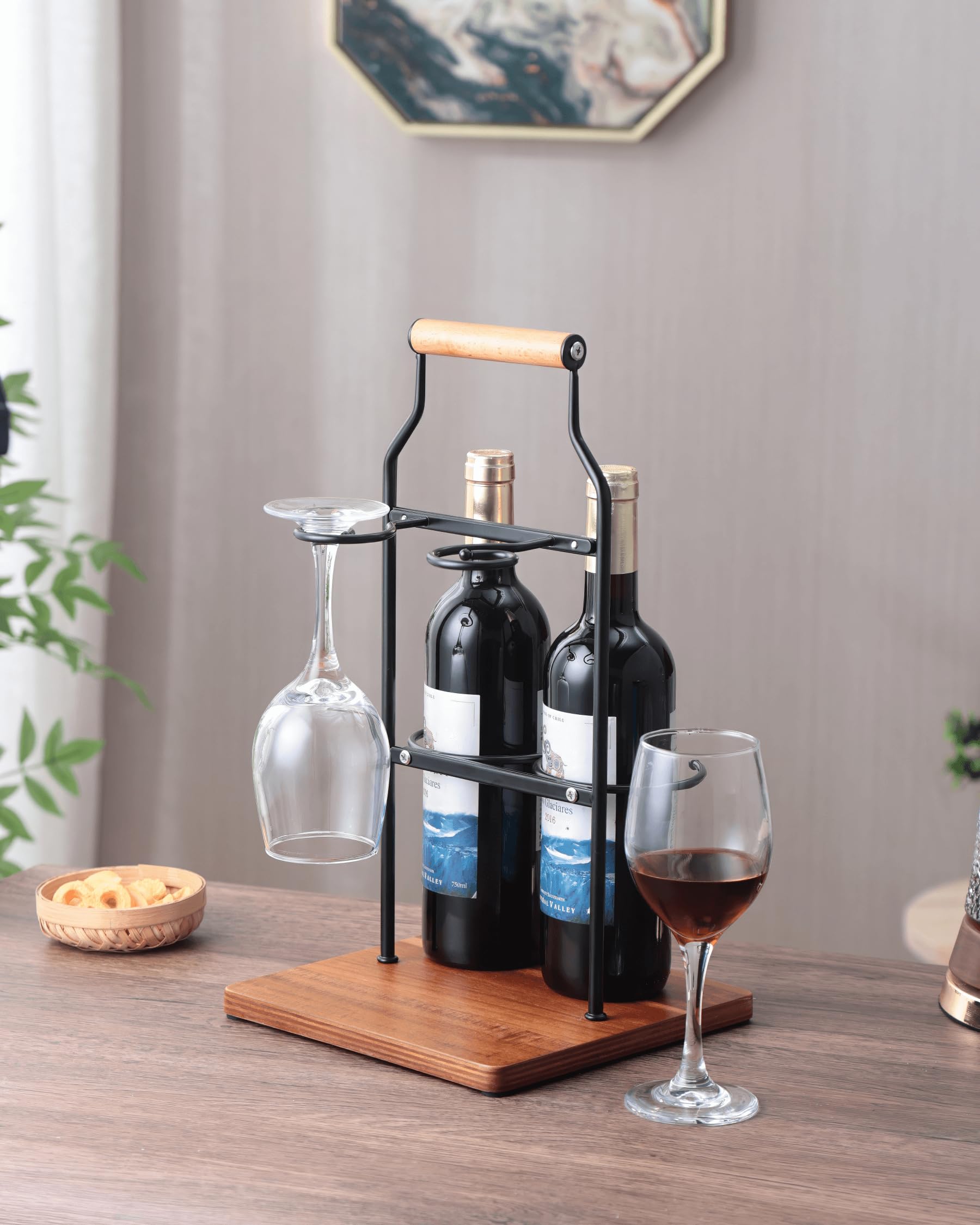 Estante de vino de encimera con asa, organizador de vino independiente con capacidad para 2 botellas y 2 copas de tallo, soporte portátil para botellas de vino y vidrio con base de madera para bar