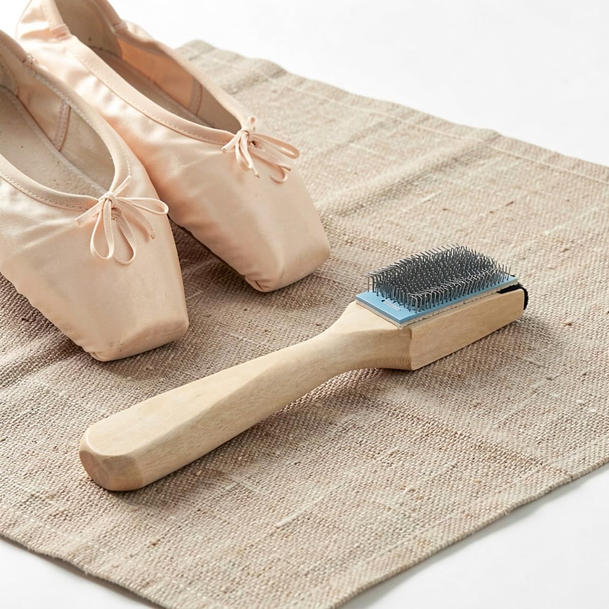 6 Piezas Cepillo para Calzado Deportivo de Madera y Acero | Cerdas Metálicas, Cabeza Curva y Funda Incluida, Limpieza Precisa de Suela, Uso Doméstico y Exterior