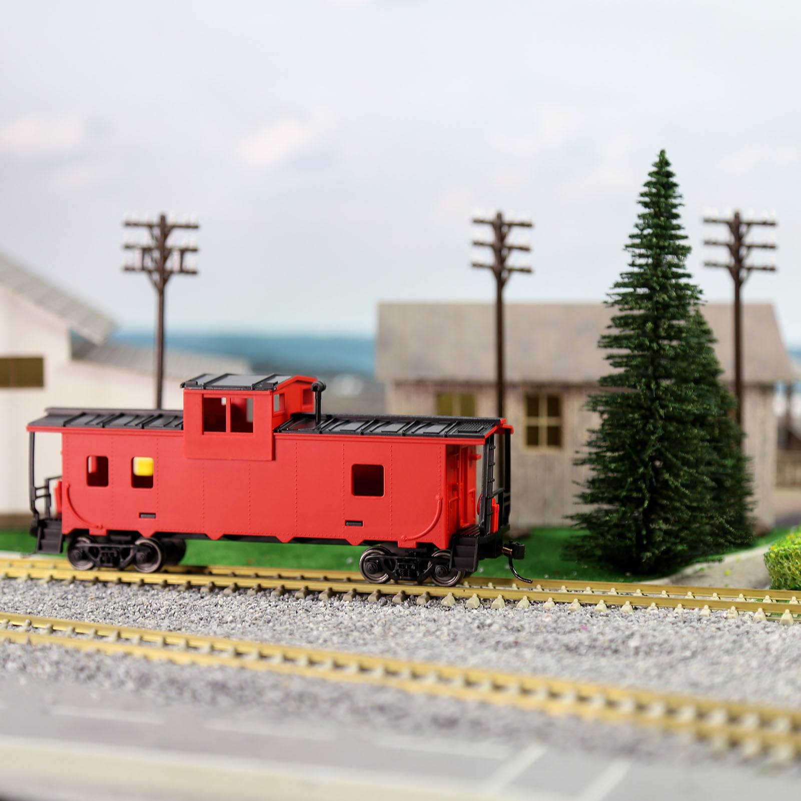 Evemodel C8763 1 Einheit lackiert 1:87 HO Maßstab 36' Wide Vision Caboose Wagons Modelleisenbahn (rot)