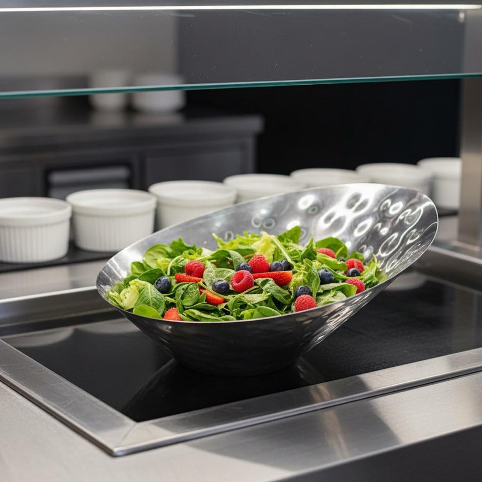 Piatto Industriale Ciotola Frutta Insalatiera Vassoio Portata in Acciaio Inox Finitura E Profilo Inclinato per Presentazioni Curate Adatto a, Grande, Moderno, Martellato