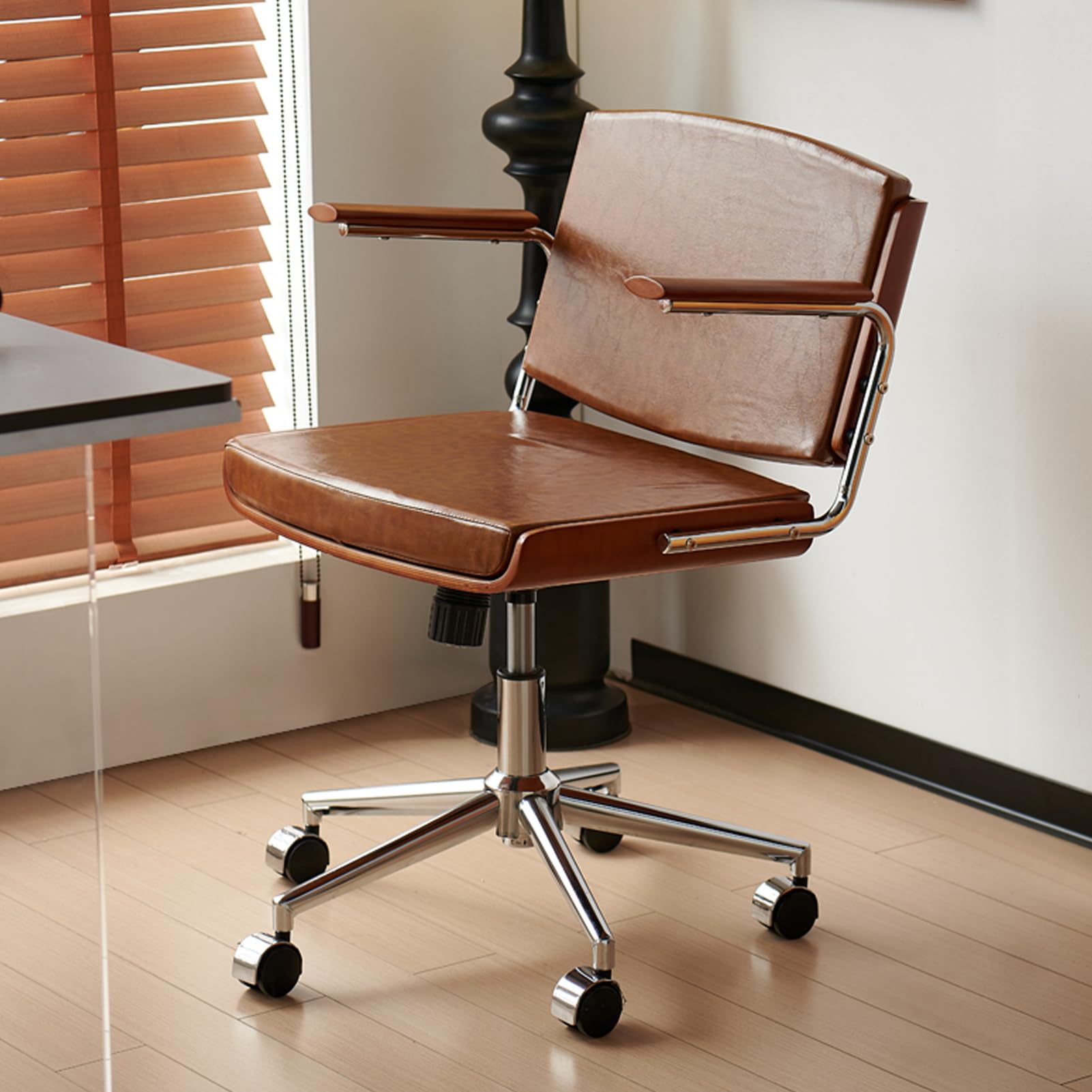 Chaise de bureau pivotante ergonomique avec dossier confortable et hauteur réglable