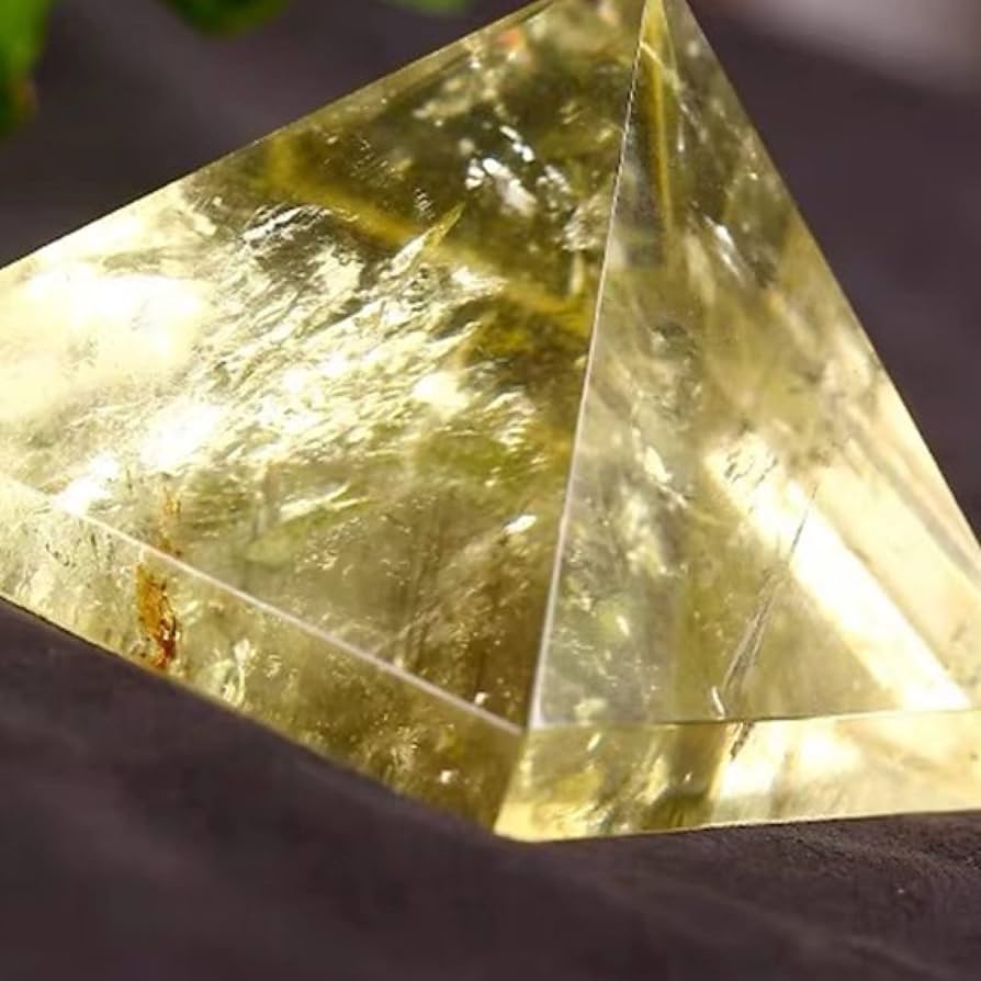 シトリン(黄水晶) ピラミッド 天然石 原石 AP117 天然水晶ピラミッド 黄水晶（シトリン）（黄金比）日本製
