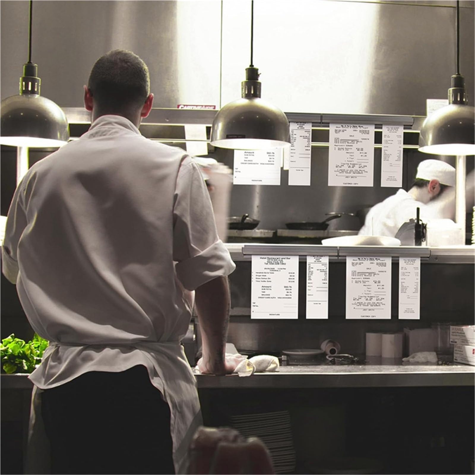 Bon Halter Inhaber einer Restaurantkarte