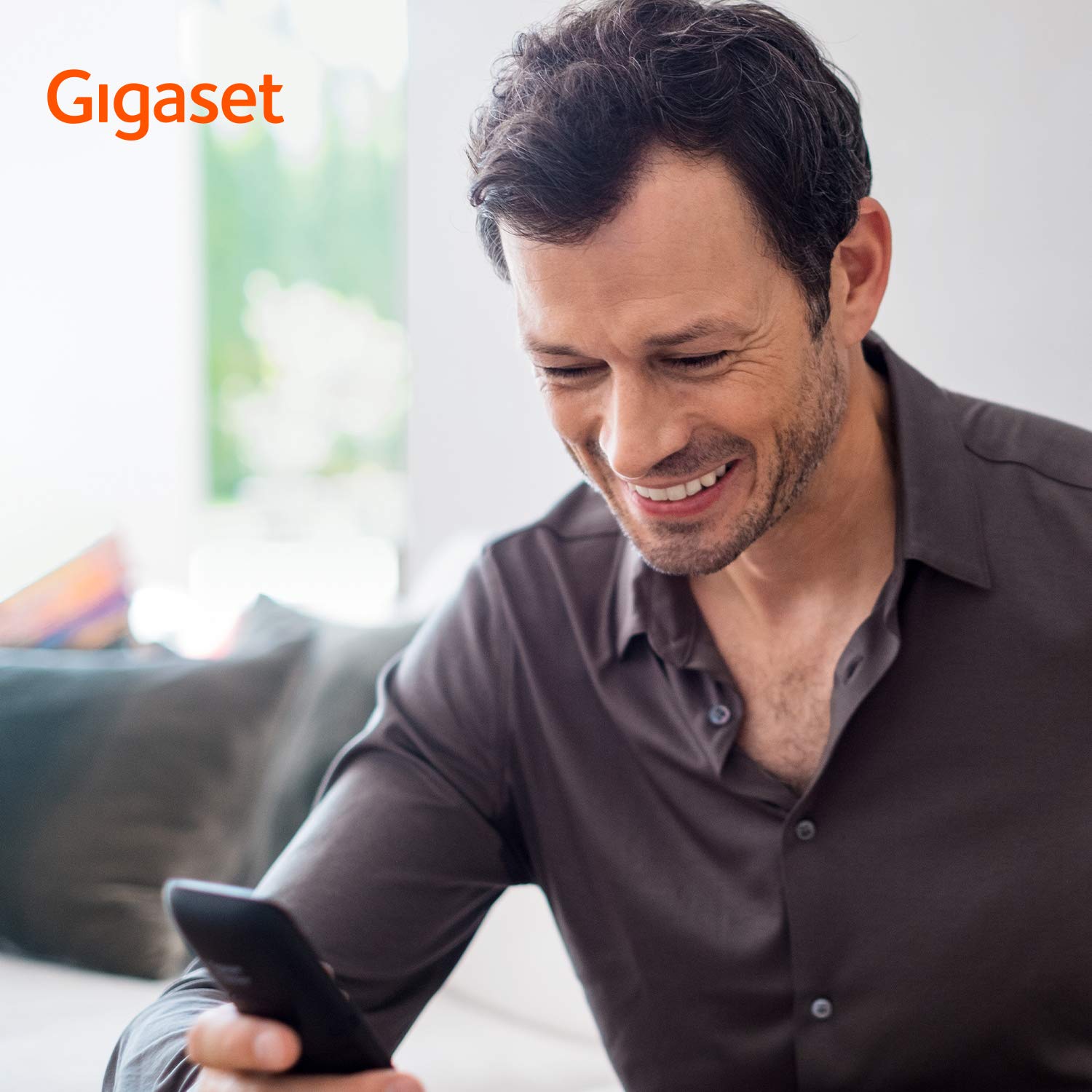 Gigaset AS690A - Teléfono DECT inalámbrico con contestador automático, Pantalla Grande de Alto Contraste, perfiles de Sonido Ajustables, función Manos Libres, protección de Llamadas, Color Negro