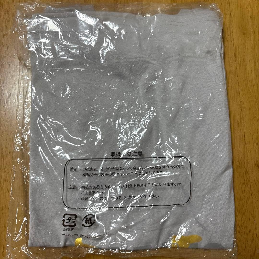 読売ジャイアンツ 岡本和真選手Tシャツ 金色レア 411 FC限定 巨人 岡本選手