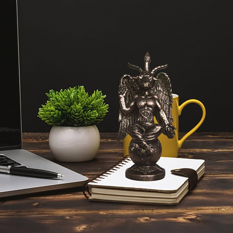 【一点物♡】「Gustafsson」と刻印　雄ヤギと角をぶつけ合う牧神の彫刻 Amazon.co.jp: バフォメットの神聖なヤギの樹脂像-ケルトの角の