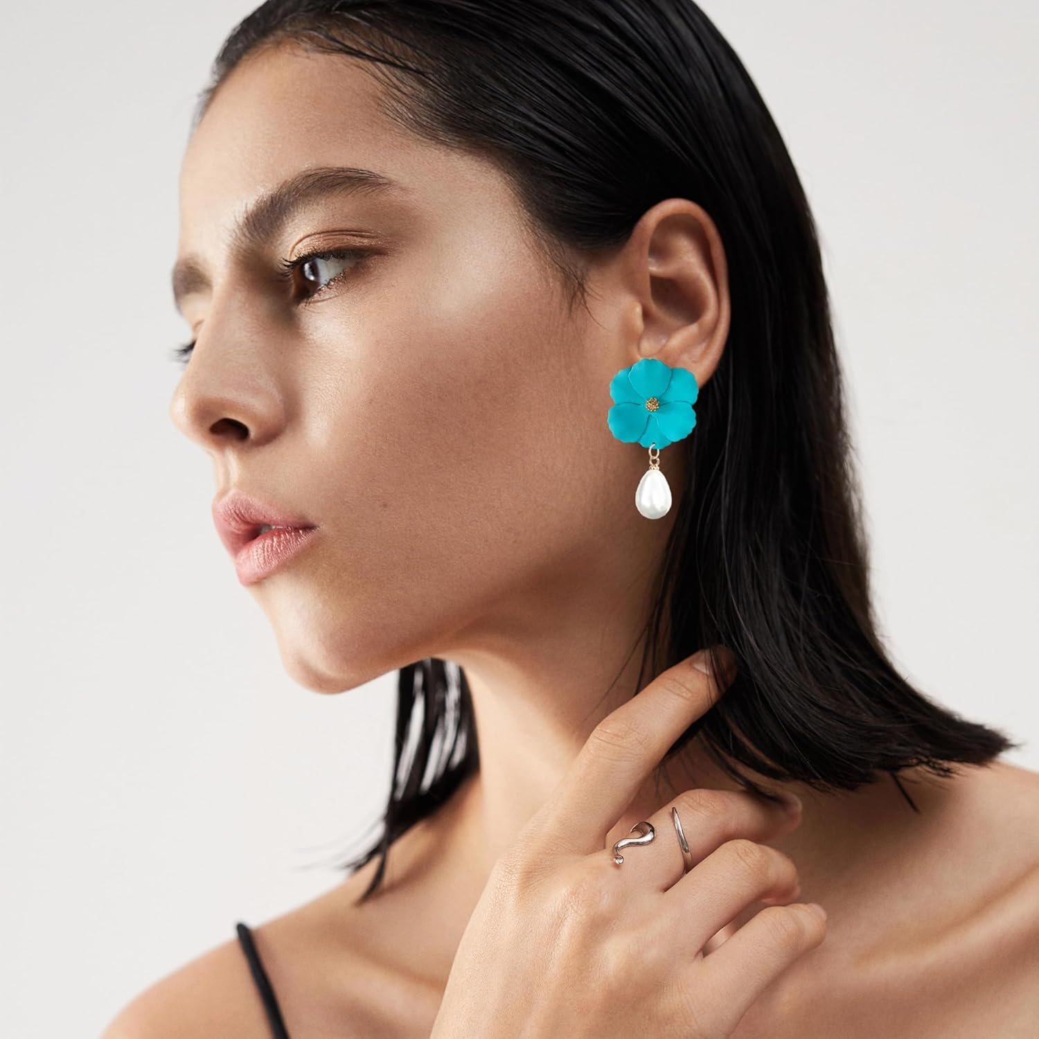 Flower Pearl Stud Earrings for Women Pearl Floral Studs Earrings for Mother Daughter Bridal Birthday Valentine Day - Image 3