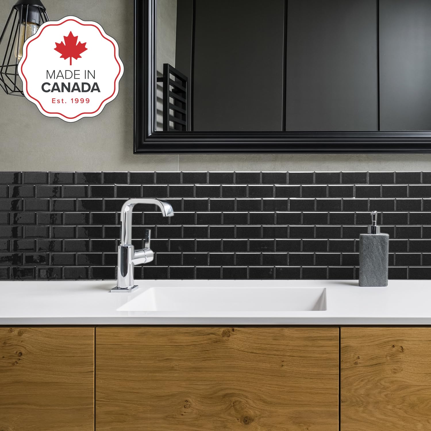 Smart Tiles Piastrelle Adesive, Metro Nero Intenso, 27,81x24,64 cm | Set da 10 (0,58 m²), Lucida, Resistente a calore/umidità, Basso VOC, Cucina/Bagno, Ideale per affittuari, Made in Canada