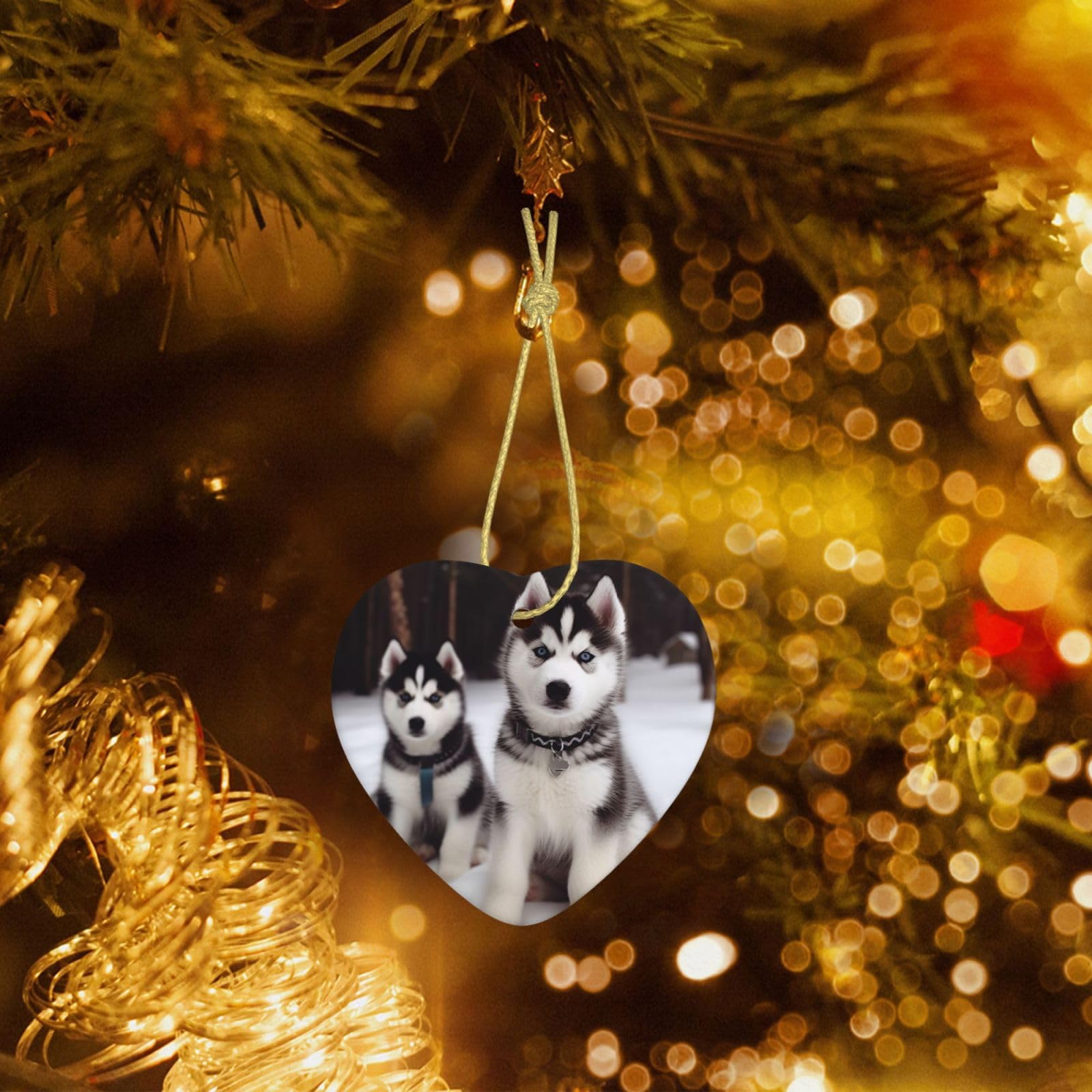 Christmas Heart Shaped Ornaments 1 Pcs, Double-Side Ceramic Xmas Tree Hanging Ornament with Gold String Adorable Huskies Personalized Porcelain 2025 Christmas Pendent for New Year Holiday Decoration